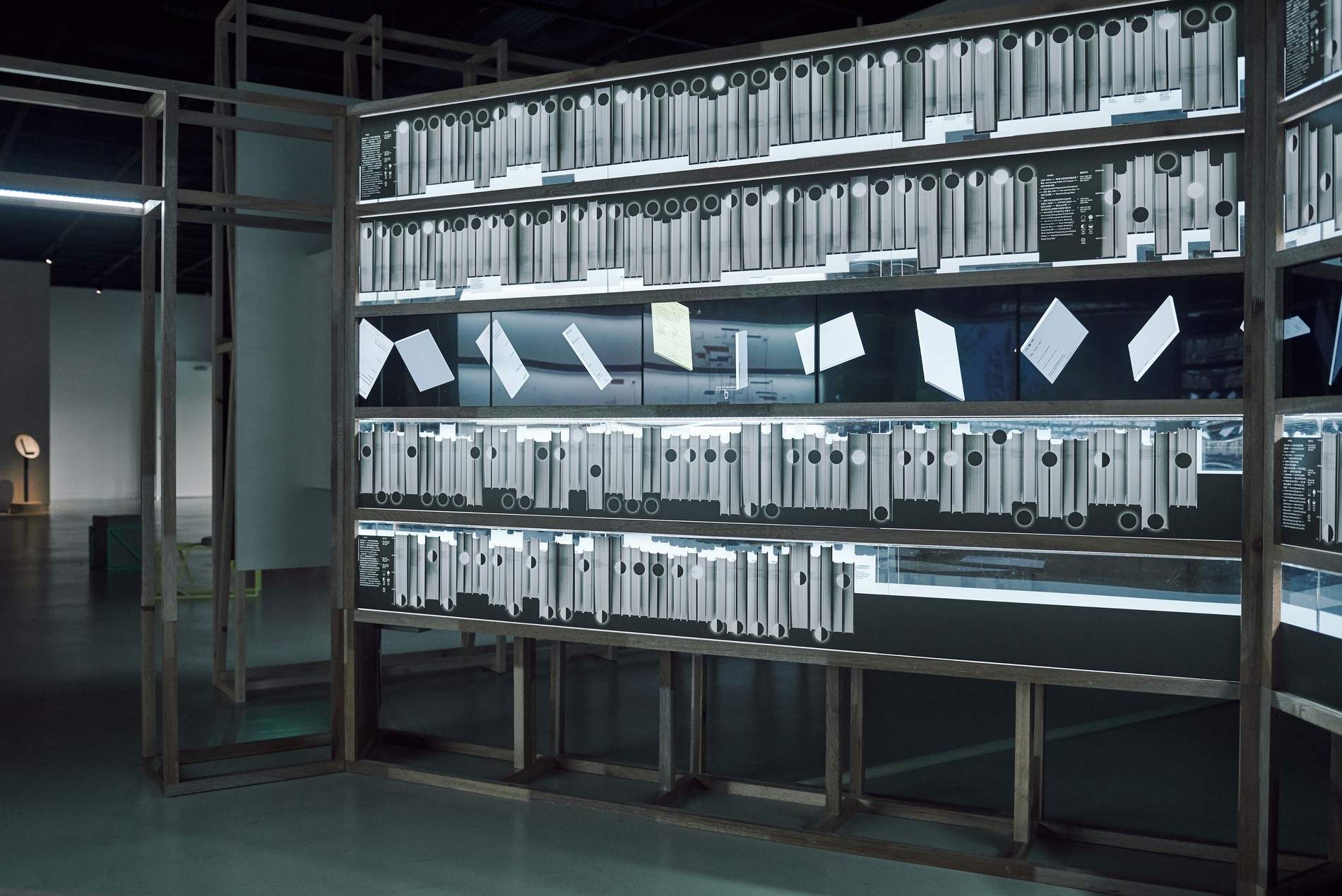 寻找“被熄灭的光”——文档扩展器丨连接起所有的档案文件 / Rebel9