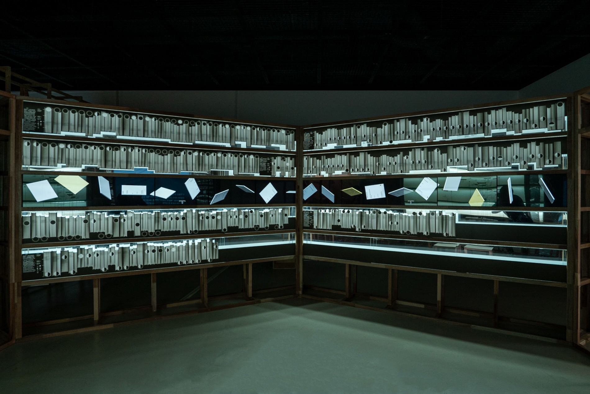 寻找“被熄灭的光”——文档扩展器丨连接起所有的档案文件 / Rebel9