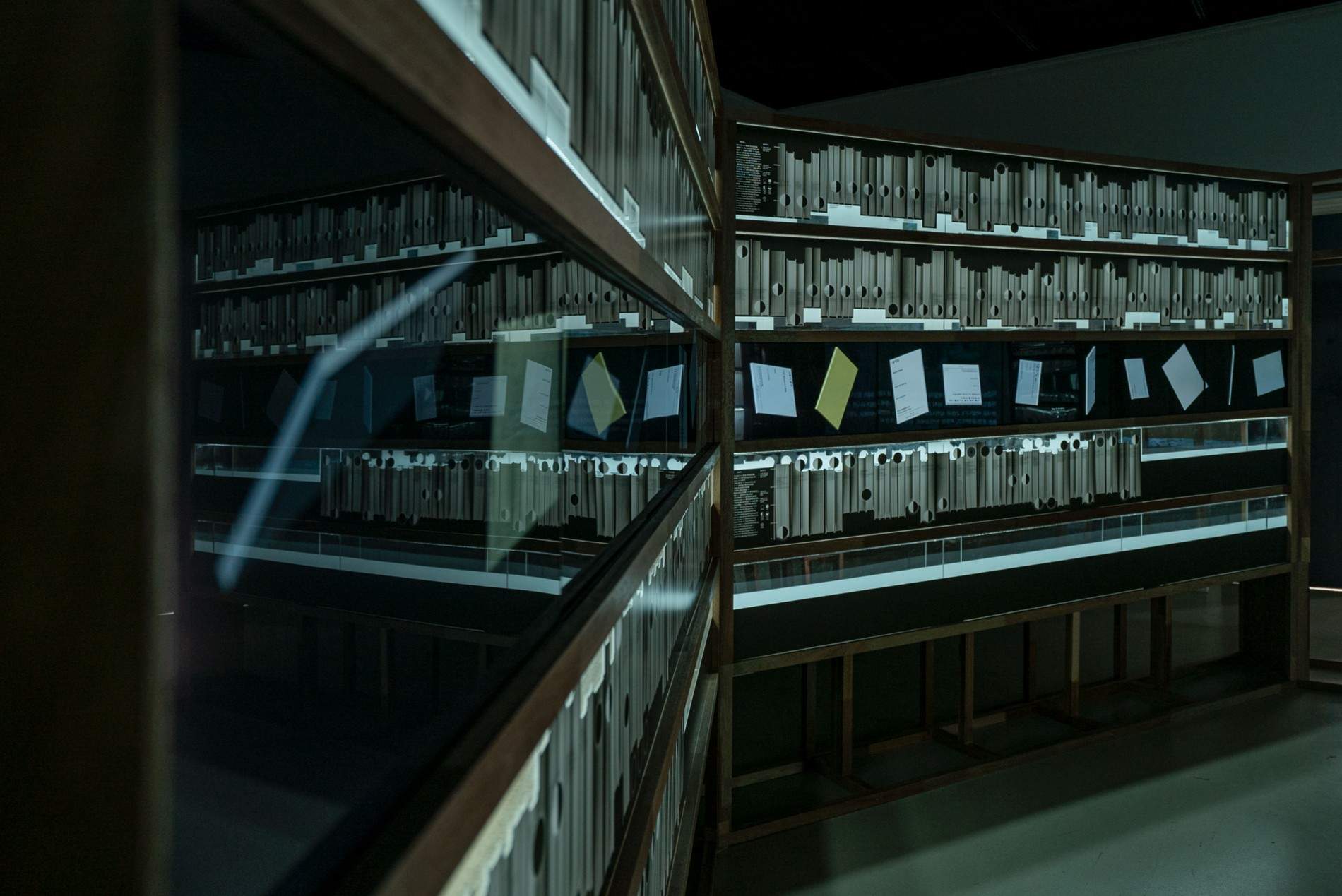 寻找“被熄灭的光”——文档扩展器丨连接起所有的档案文件 / Rebel9