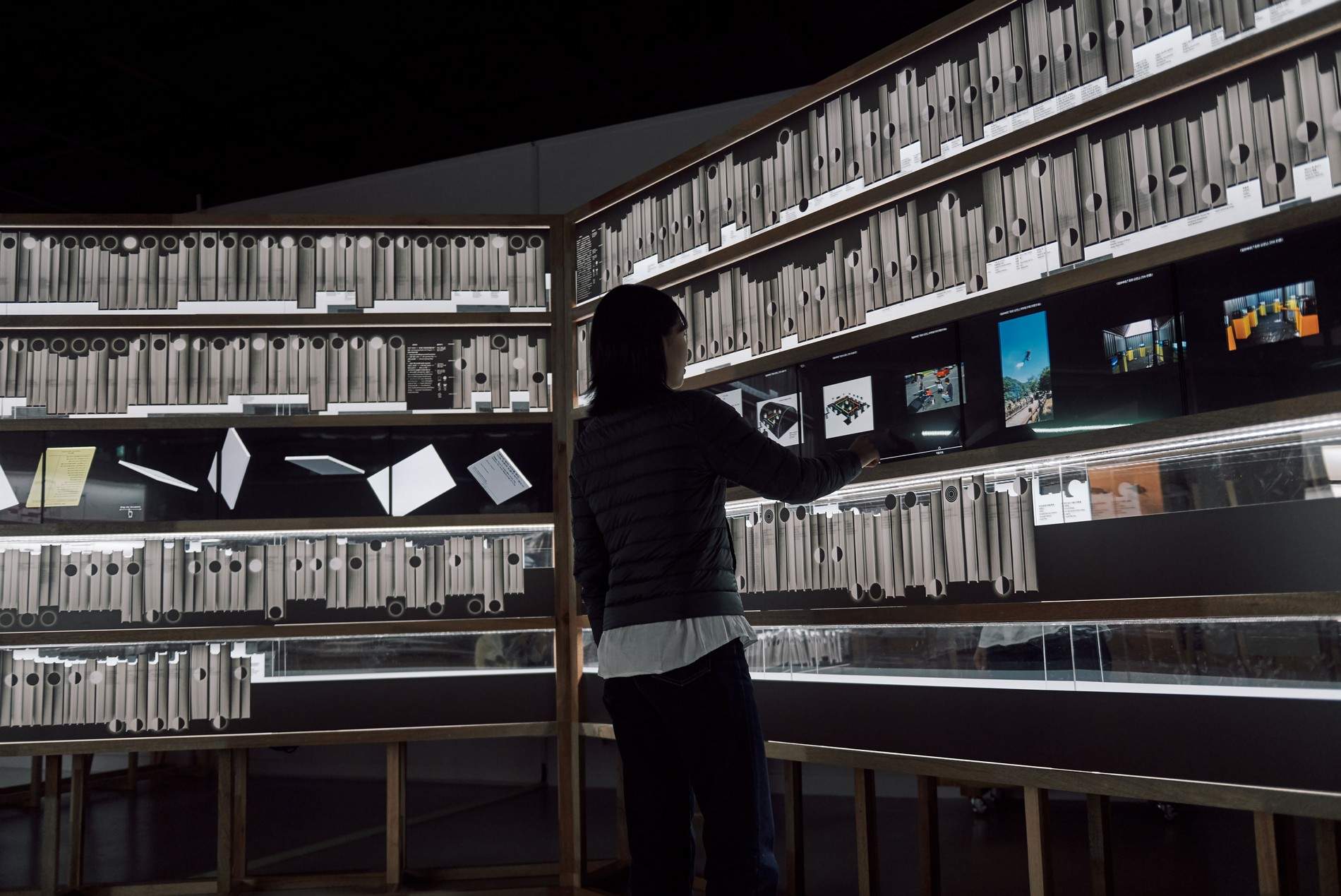 寻找“被熄灭的光”——文档扩展器丨连接起所有的档案文件 / Rebel9