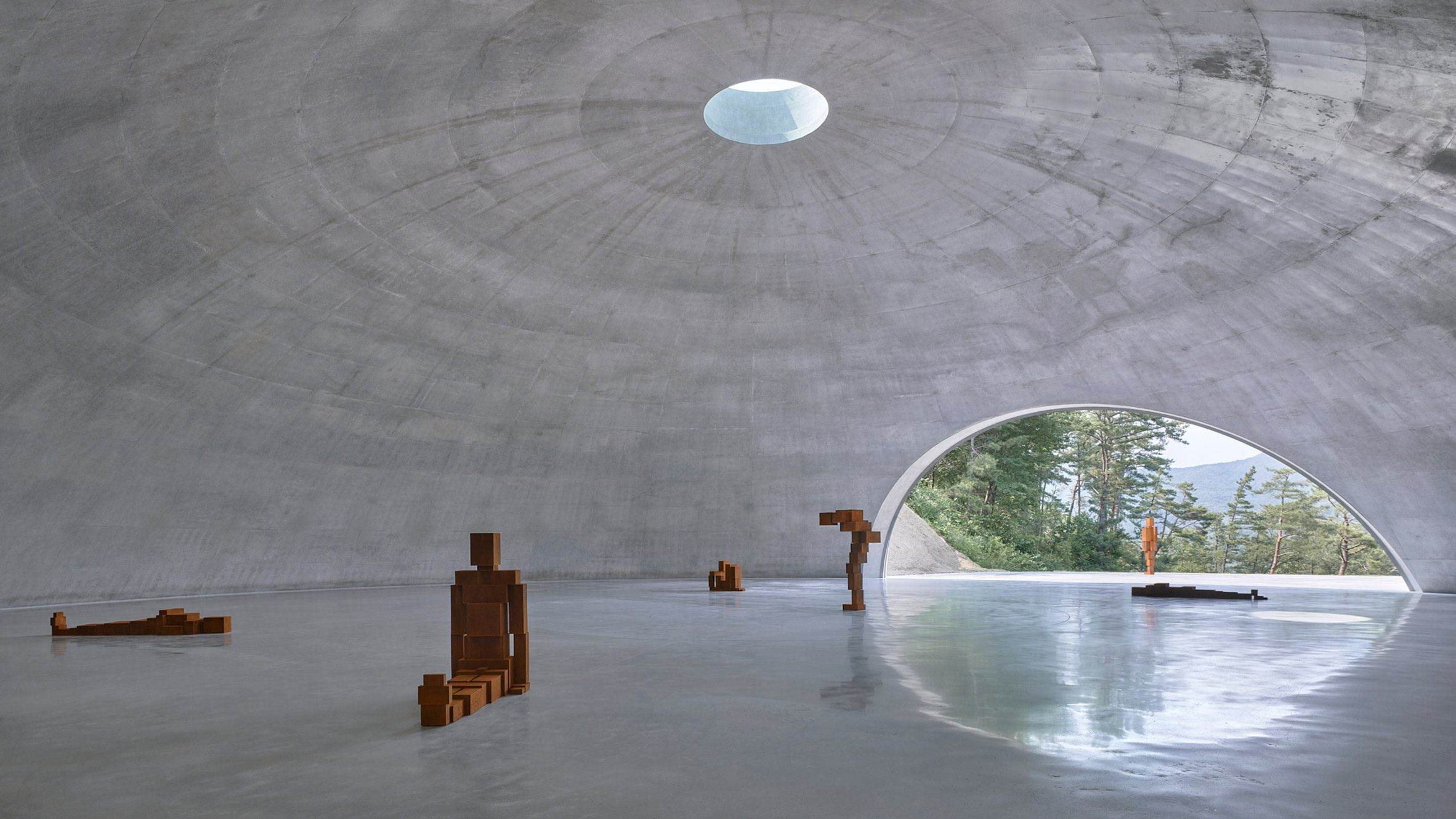 安藤忠雄为安东尼·葛姆雷设计的地下画廊重新定义体验式艺术 / 安藤忠雄