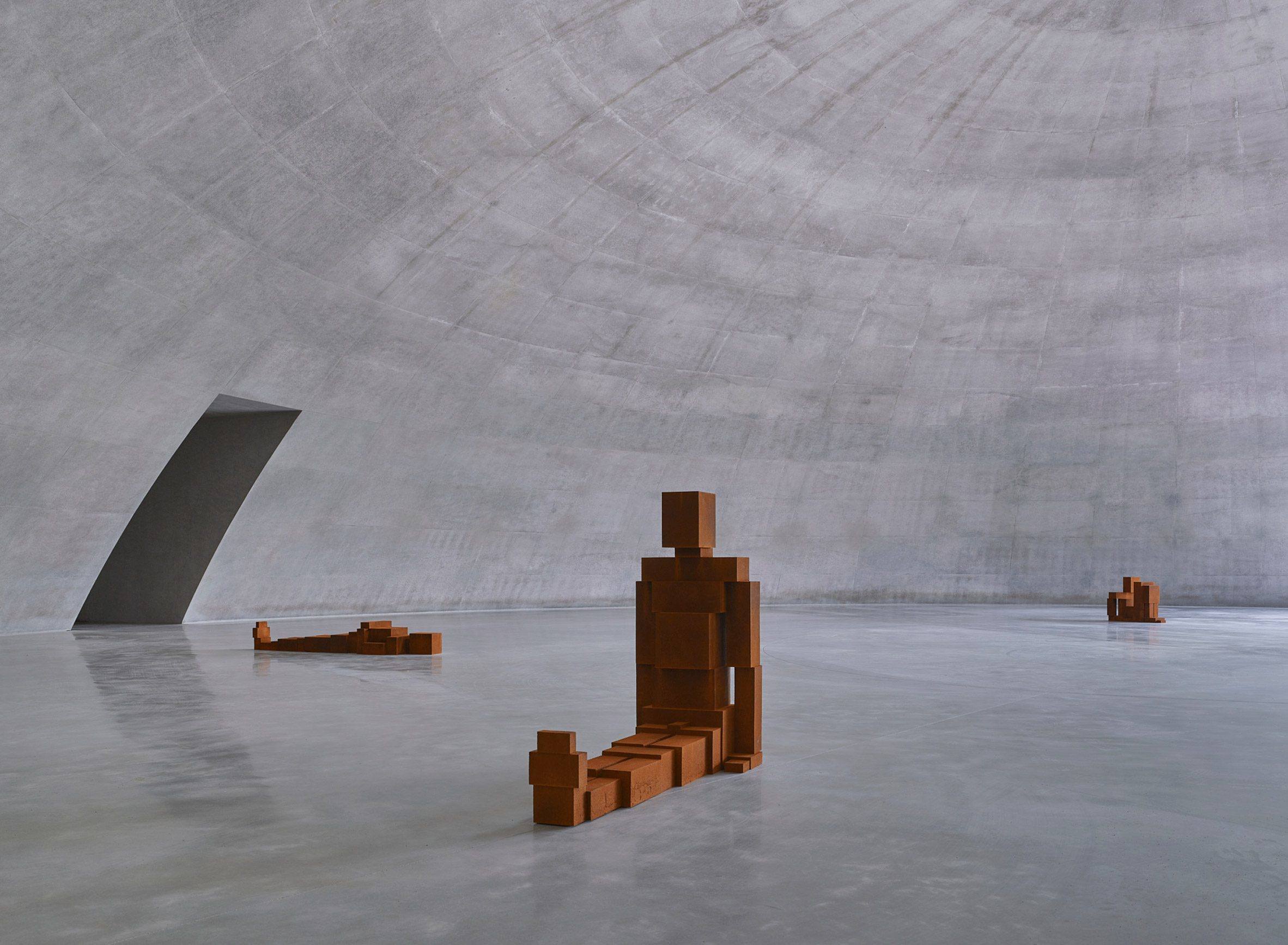 安藤忠雄为安东尼·葛姆雷设计的地下画廊重新定义体验式艺术 / 安藤忠雄