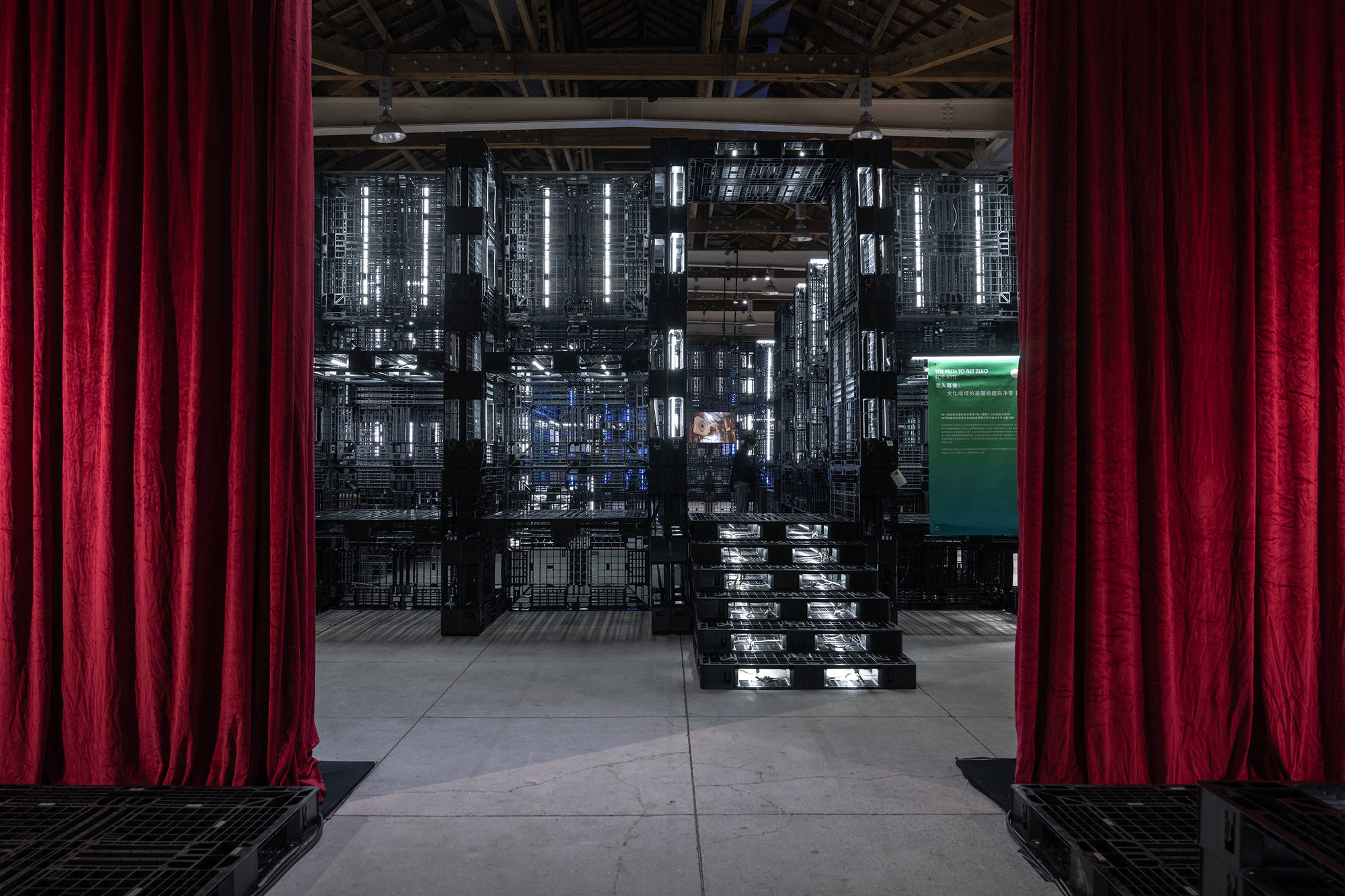 通往艺术的净零碳排放之路—— 碳减排主题展览 / Üroborus_studioLab