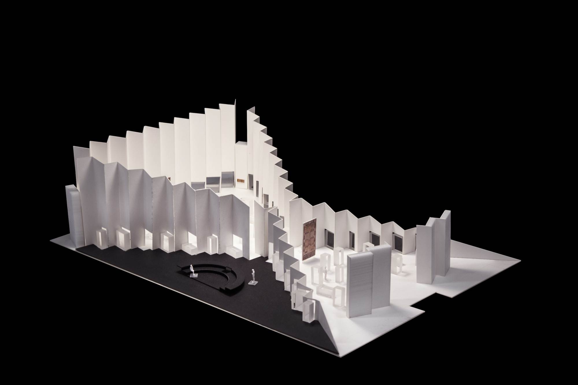 2025 年伊斯兰艺术双年展的场景设计 / OMA