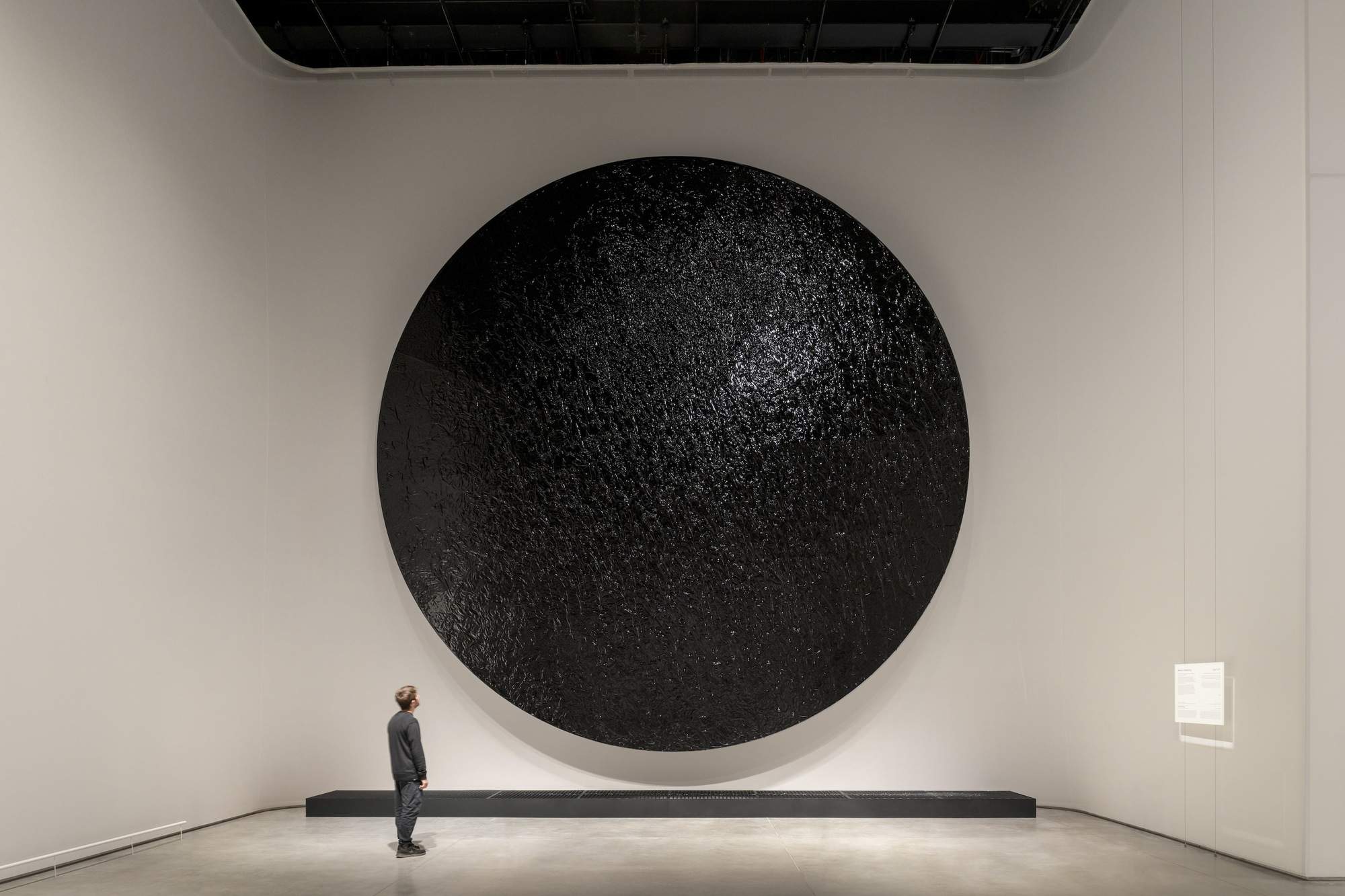 2025 年伊斯兰艺术双年展的场景设计 / OMA