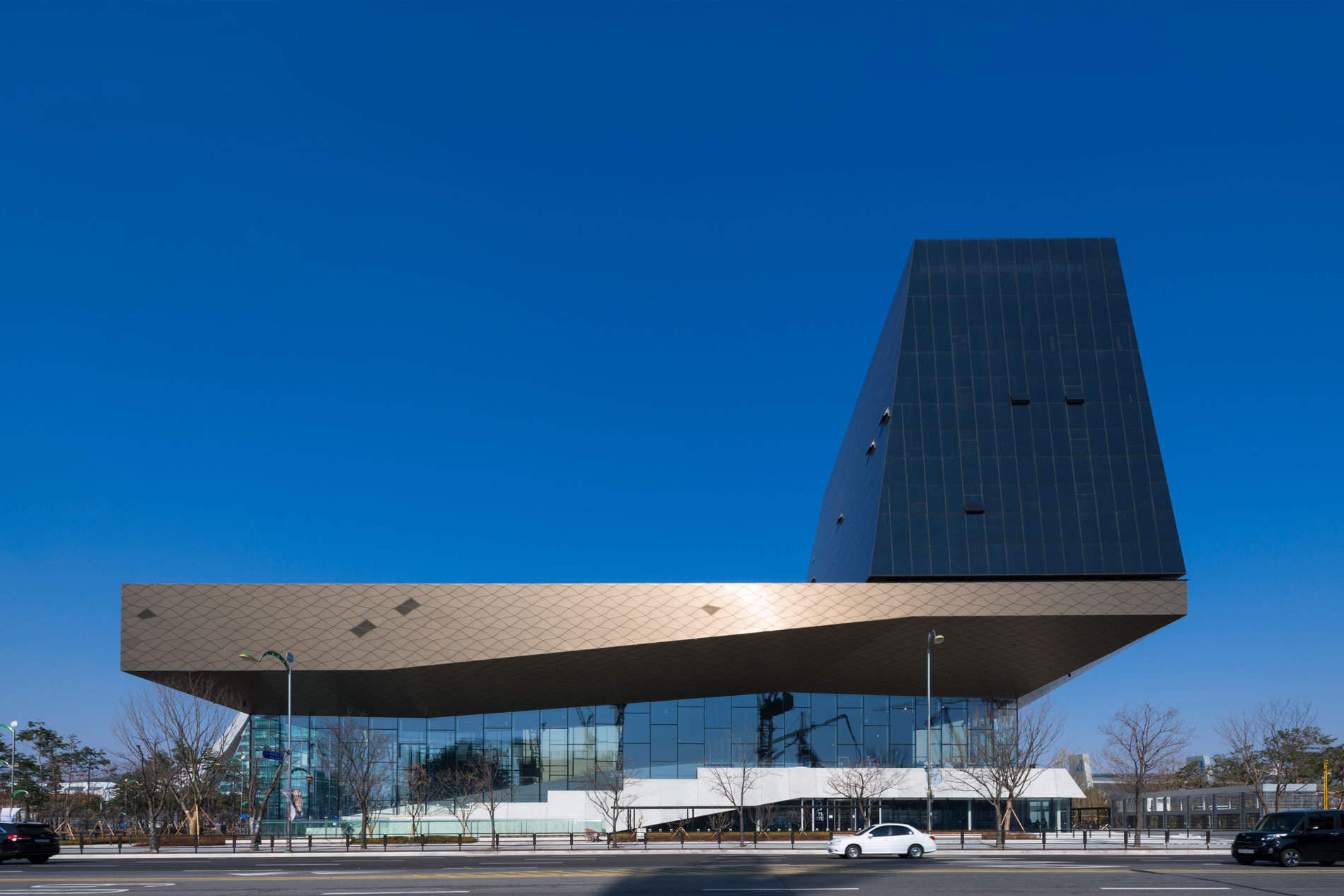 韩国高阳现代汽车文化中心 / ATELIER BRÜCKNER, Delugan Meissl Associated Architects