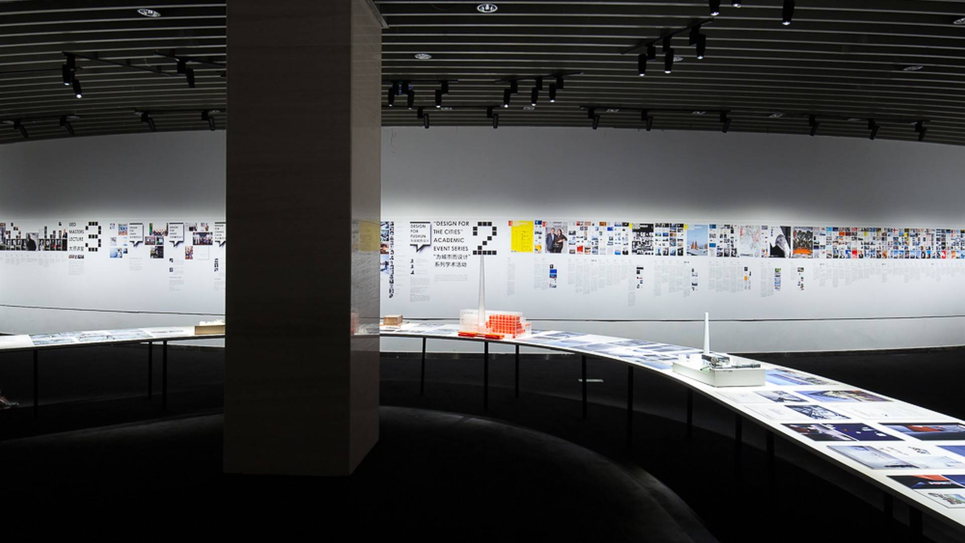 UED2015北京国际设计周展览：十年、十条媒体线索与一百名杰出的中国建筑师 / WAY Studio