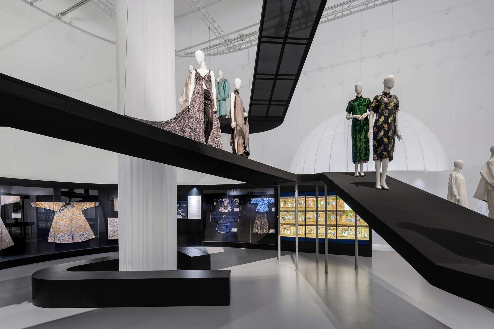 “源于自然的时尚”展览空间设计 / Studio10