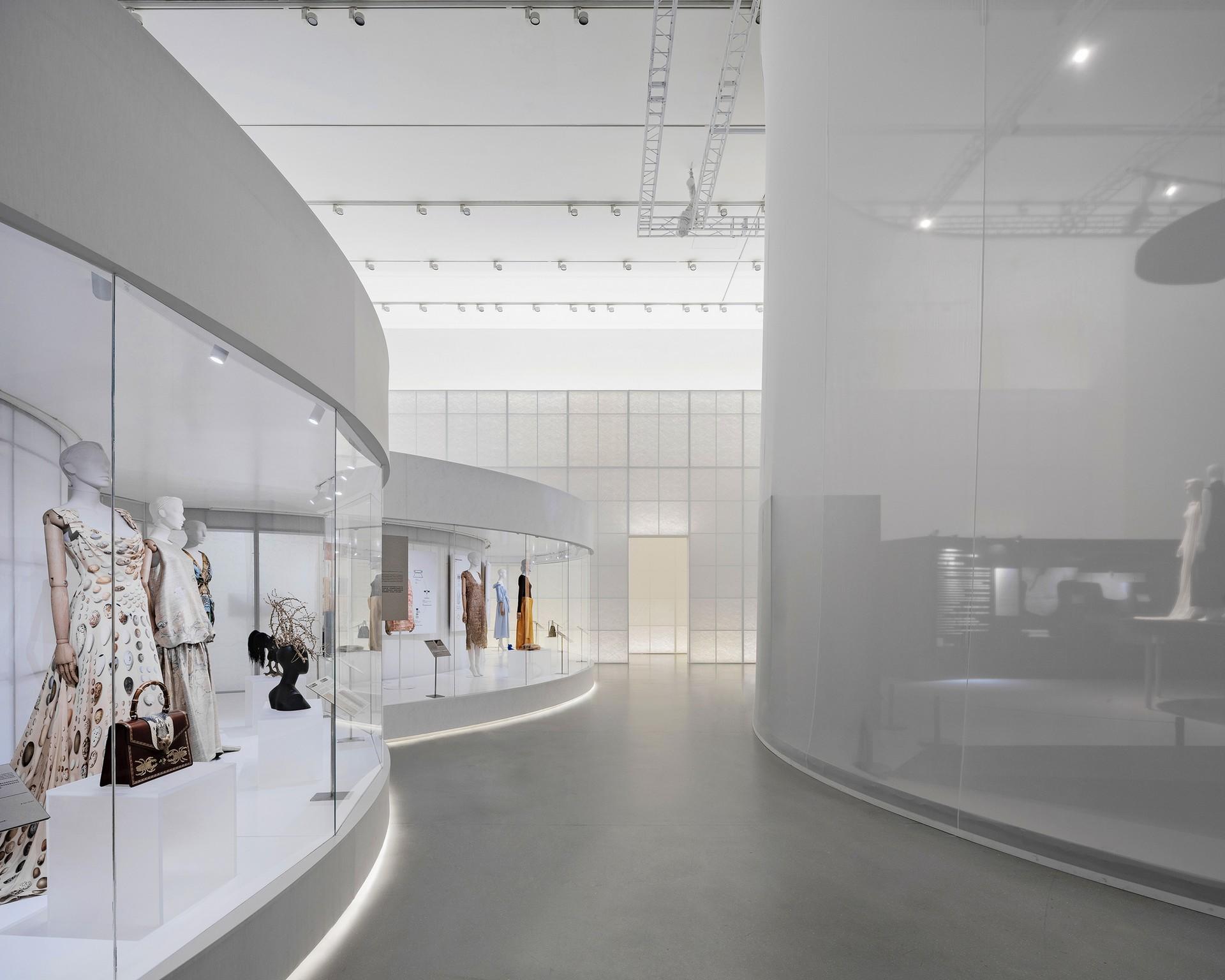 “源于自然的时尚”展览空间设计 / Studio10