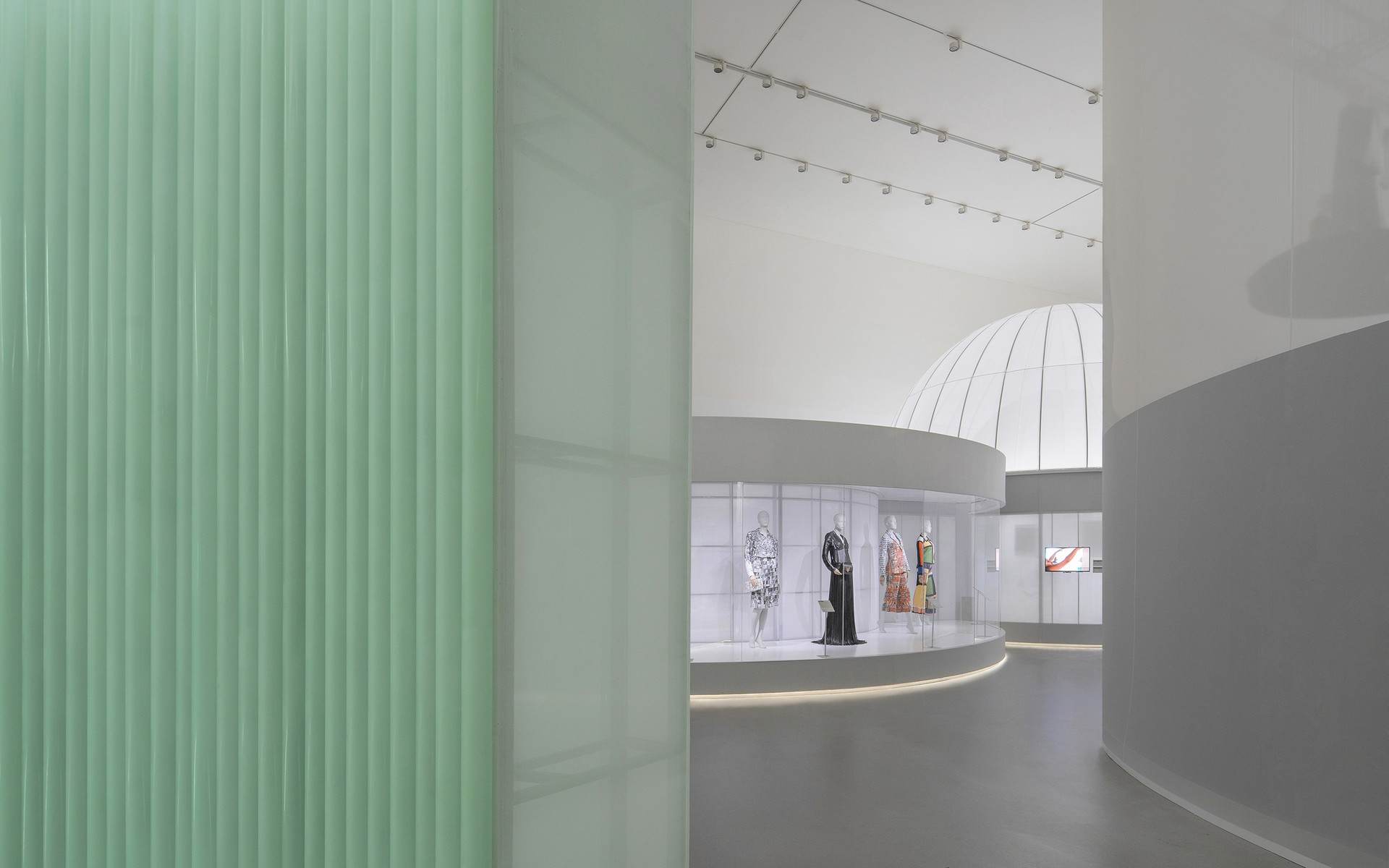 “源于自然的时尚”展览空间设计 / Studio10