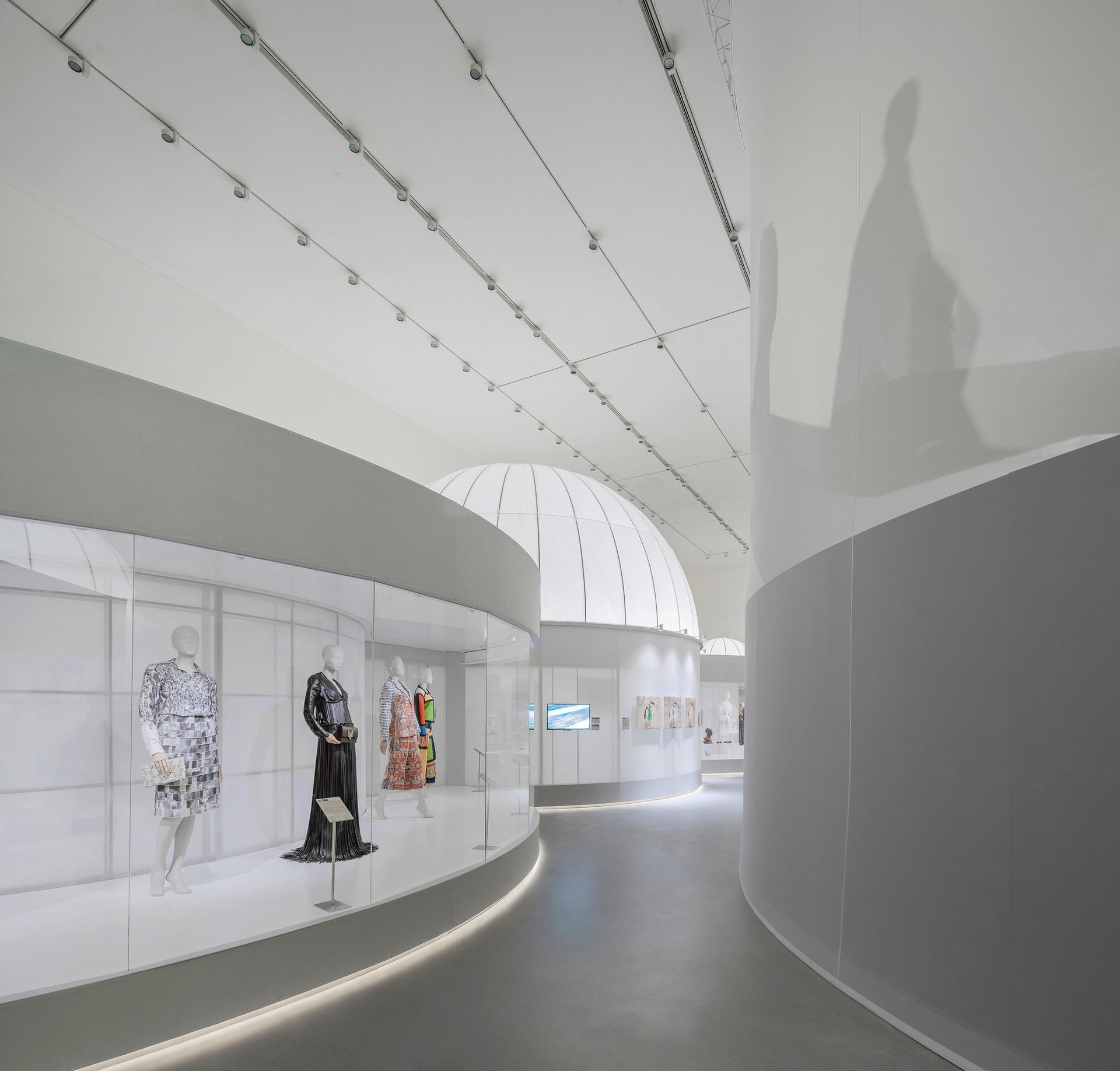 “源于自然的时尚”展览空间设计 / Studio10