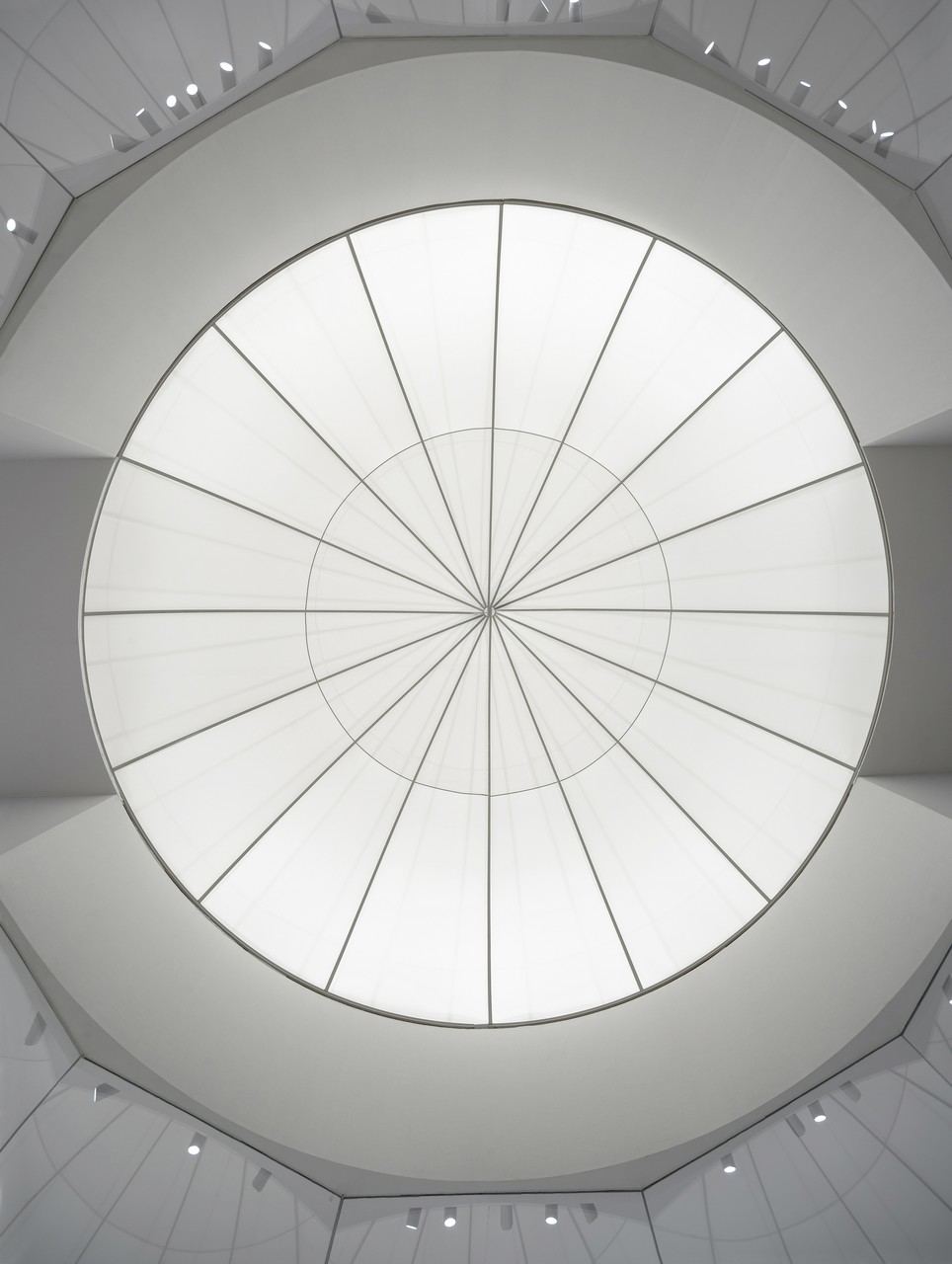 “源于自然的时尚”展览空间设计 / Studio10