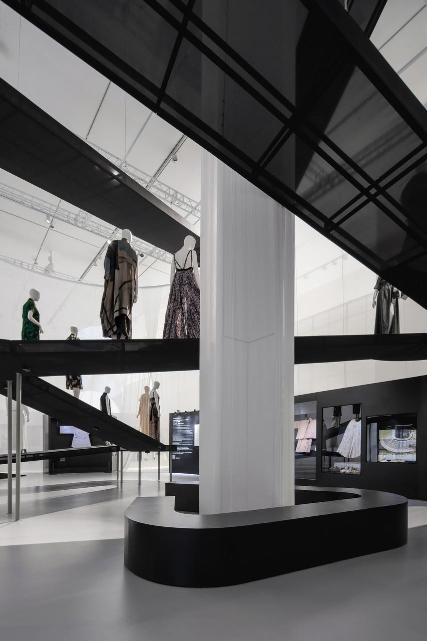 “源于自然的时尚”展览空间设计 / Studio10