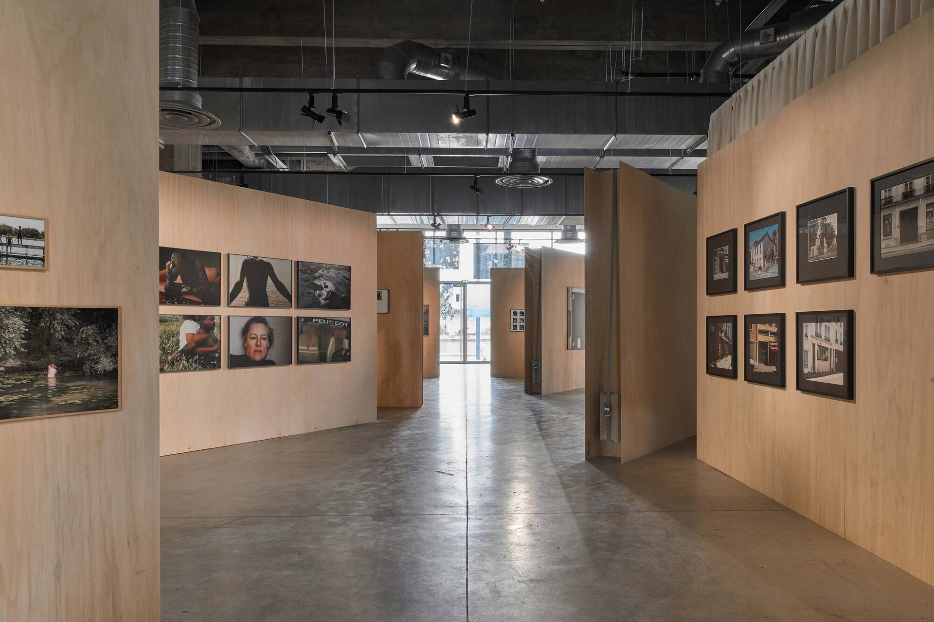 “致敬大巴黎都会区”展览 / Roll