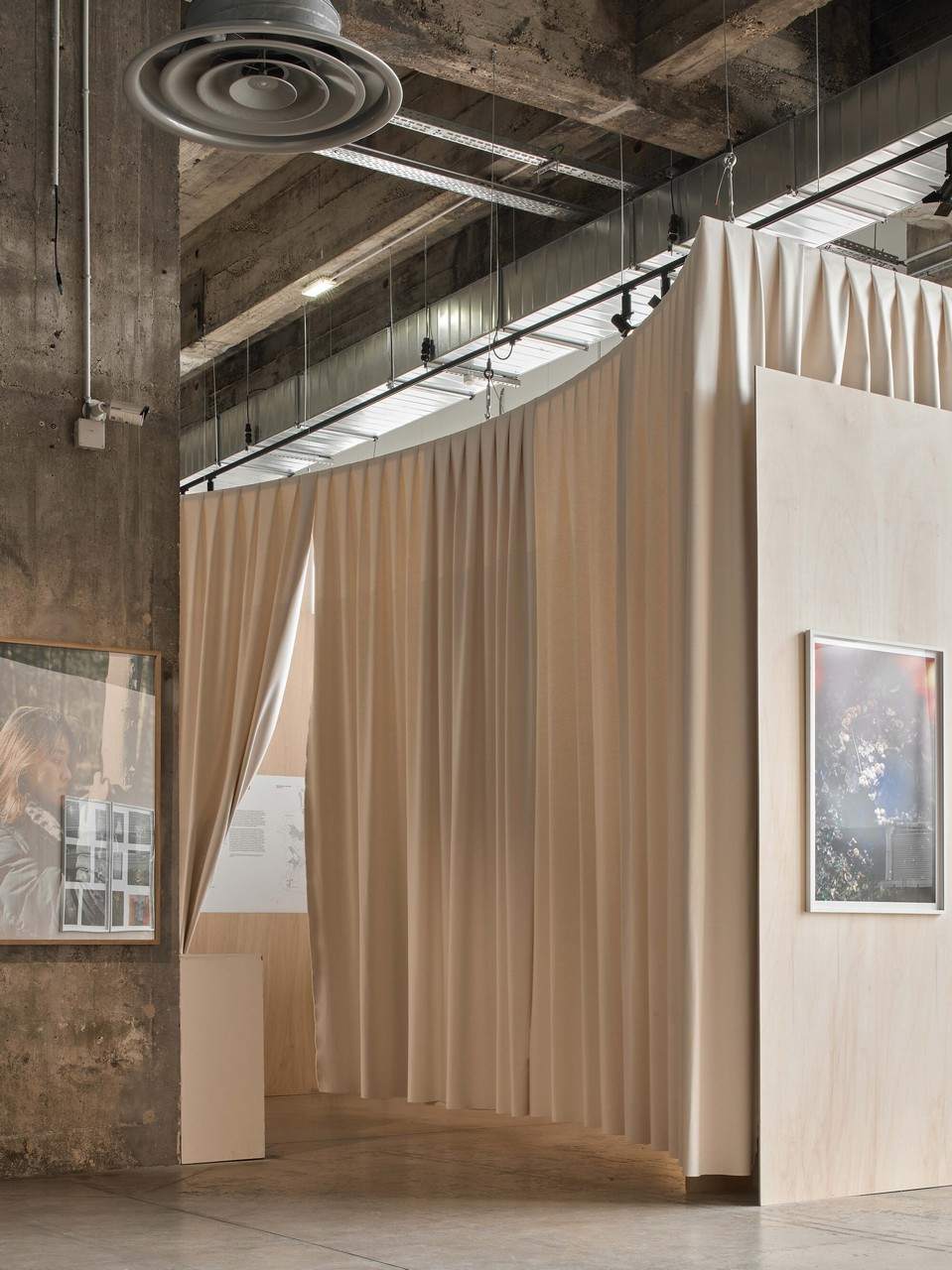 “致敬大巴黎都会区”展览 / Roll