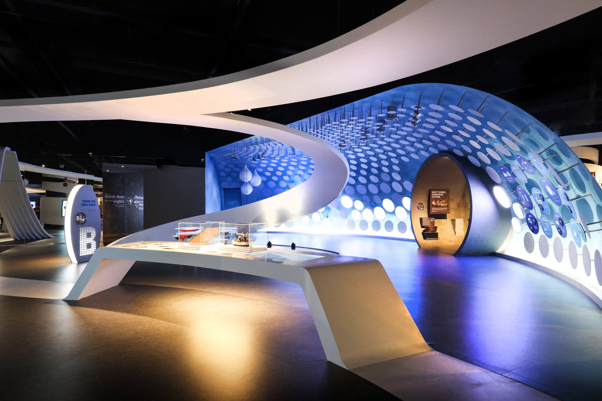 新加坡可持续展览馆 / Zarch Collaboratives Pte Ltd