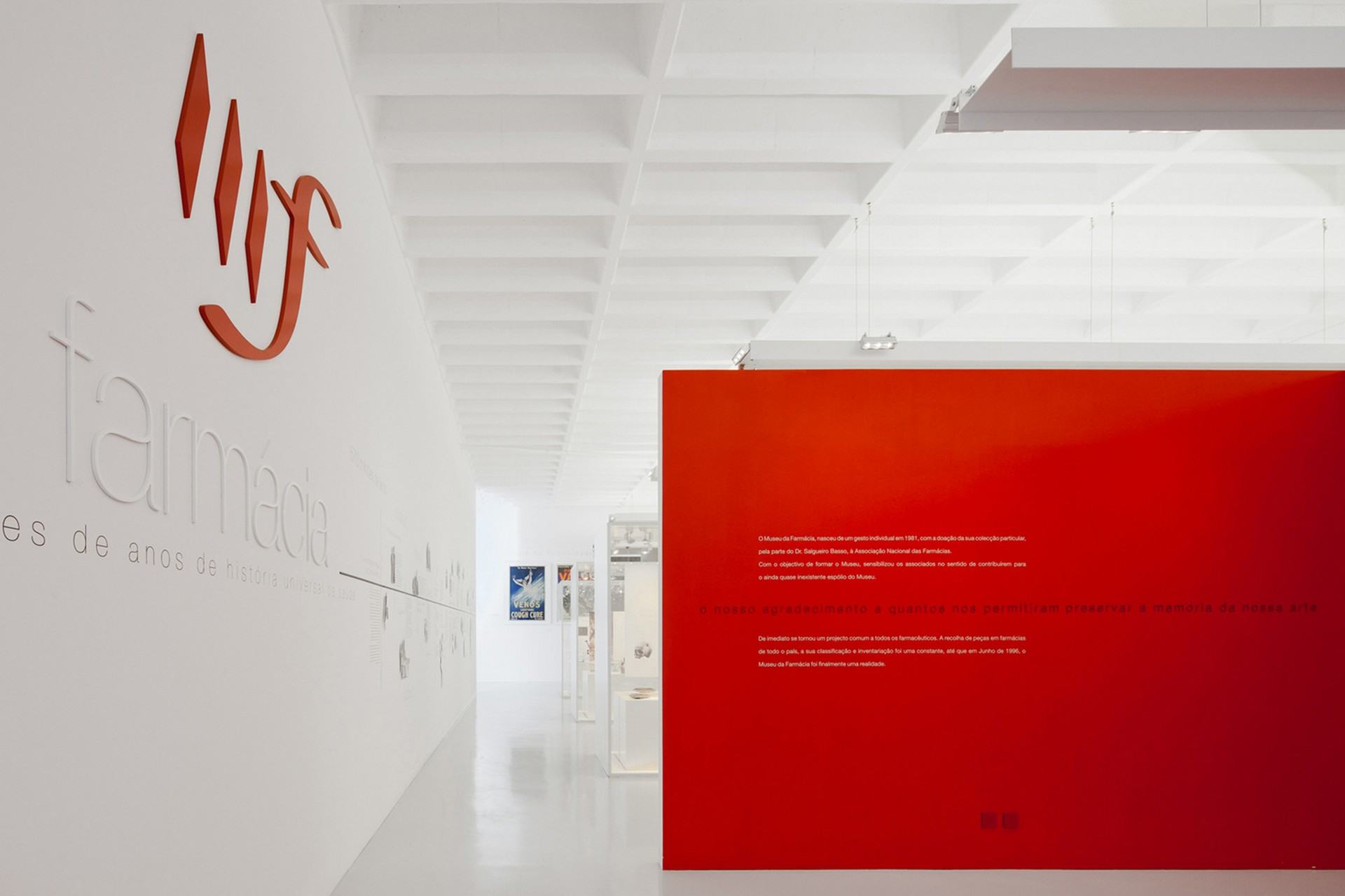 葡萄牙波尔图药学博物馆 / P 06 studio, Site Specific Arquitectura