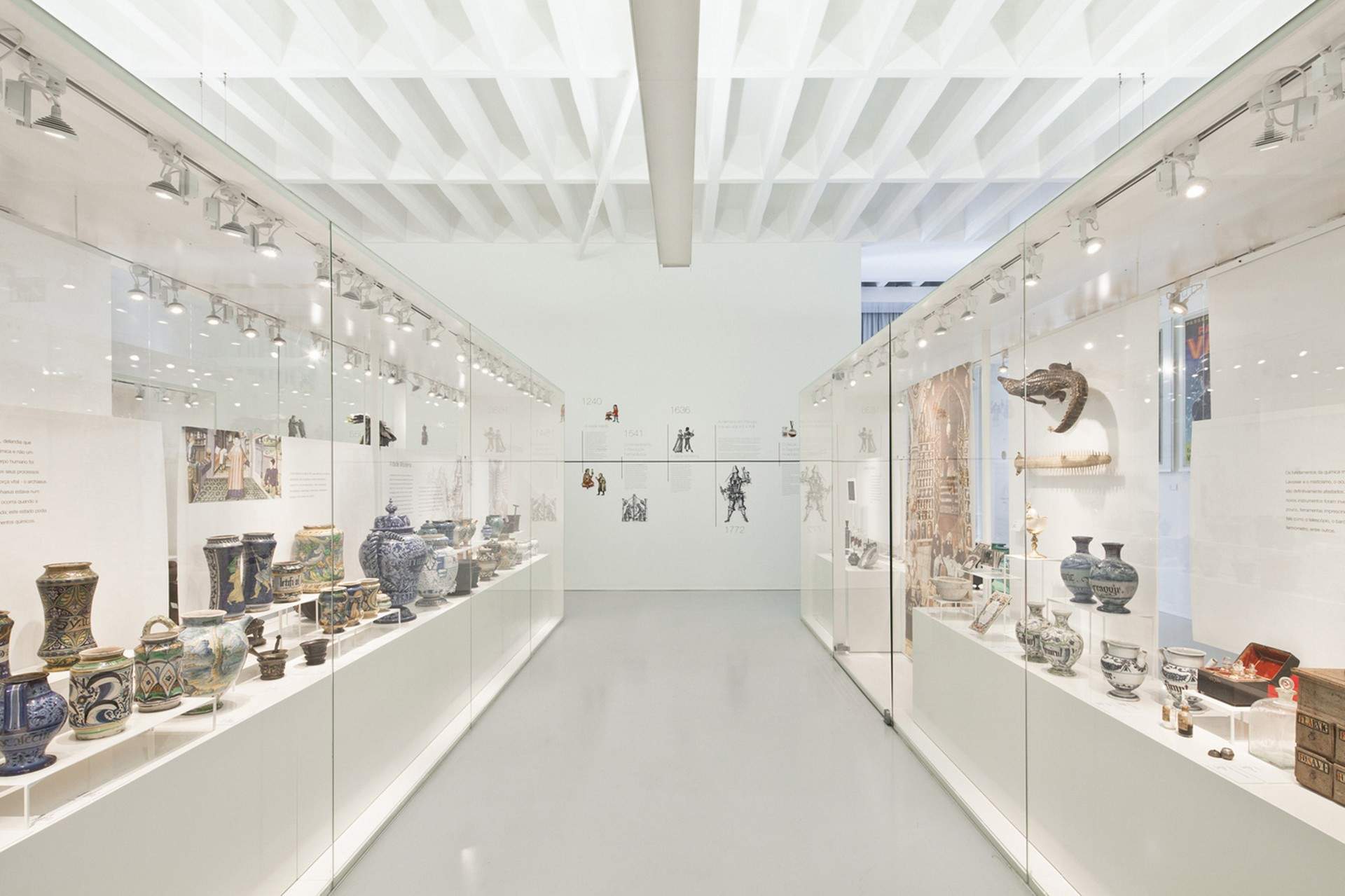 葡萄牙波尔图药学博物馆 / P 06 studio, Site Specific Arquitectura