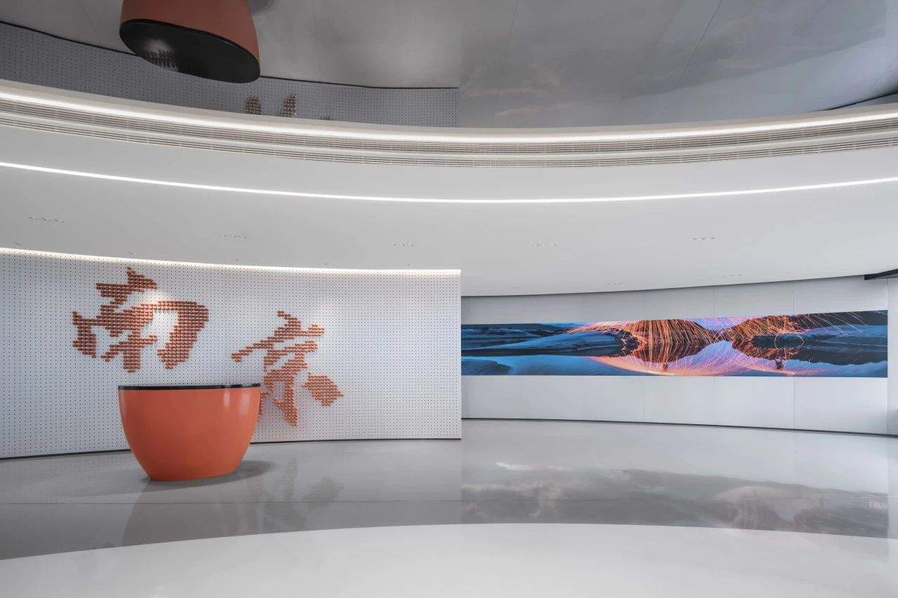 打破传统的四维场景重构：南京华润置地青年展厅室内设计 / 德国HPP建筑事务所