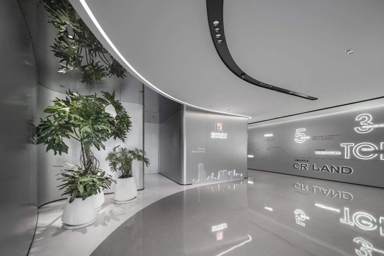 打破传统的四维场景重构：南京华润置地青年展厅室内设计 / 德国HPP建筑事务所