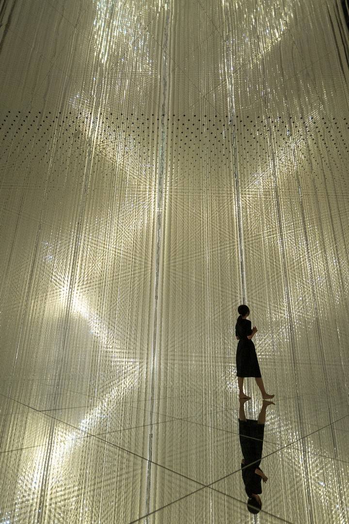 无穷无尽的水晶宇宙 / 澳门teamLab★超自然空间