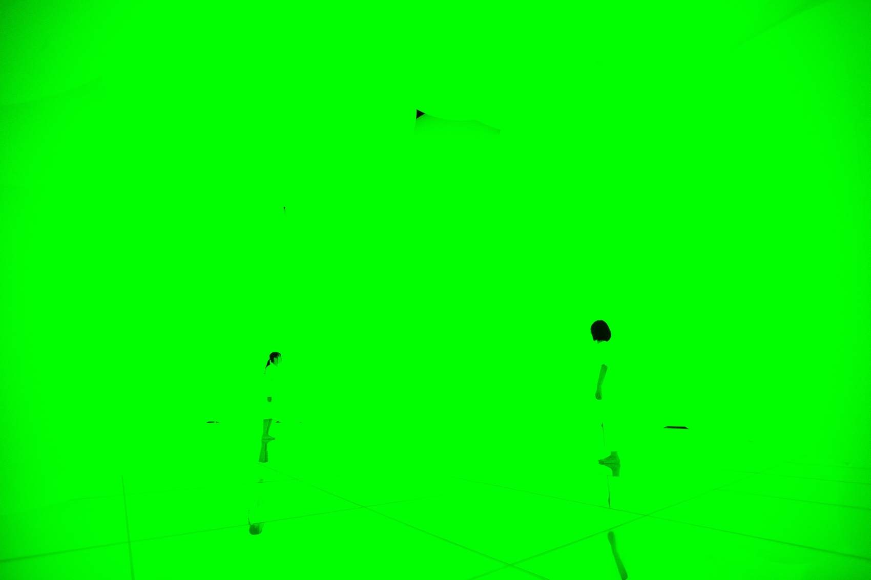 拥有自我意识的变化空间，扩张的立体存在 ── 被平面化的3种颜色与暧昧的9种色彩，自由飘浮 / 澳门teamLab★超自然空间