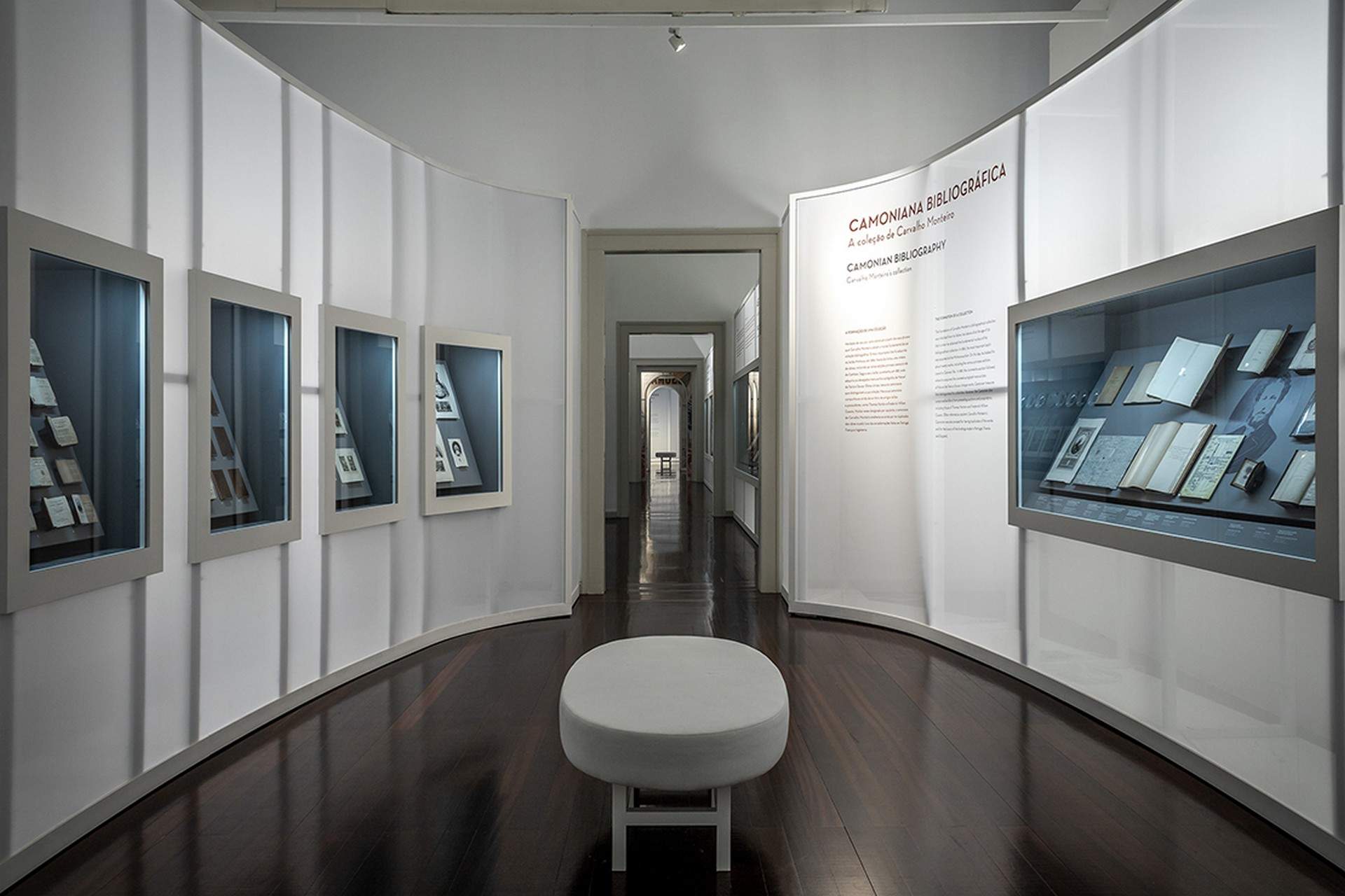 卡瓦略·蒙泰罗 (Carvalho Monteiro) 的卡蒙尼亚收藏——诗人的白色舞台布景 / P 06 studio