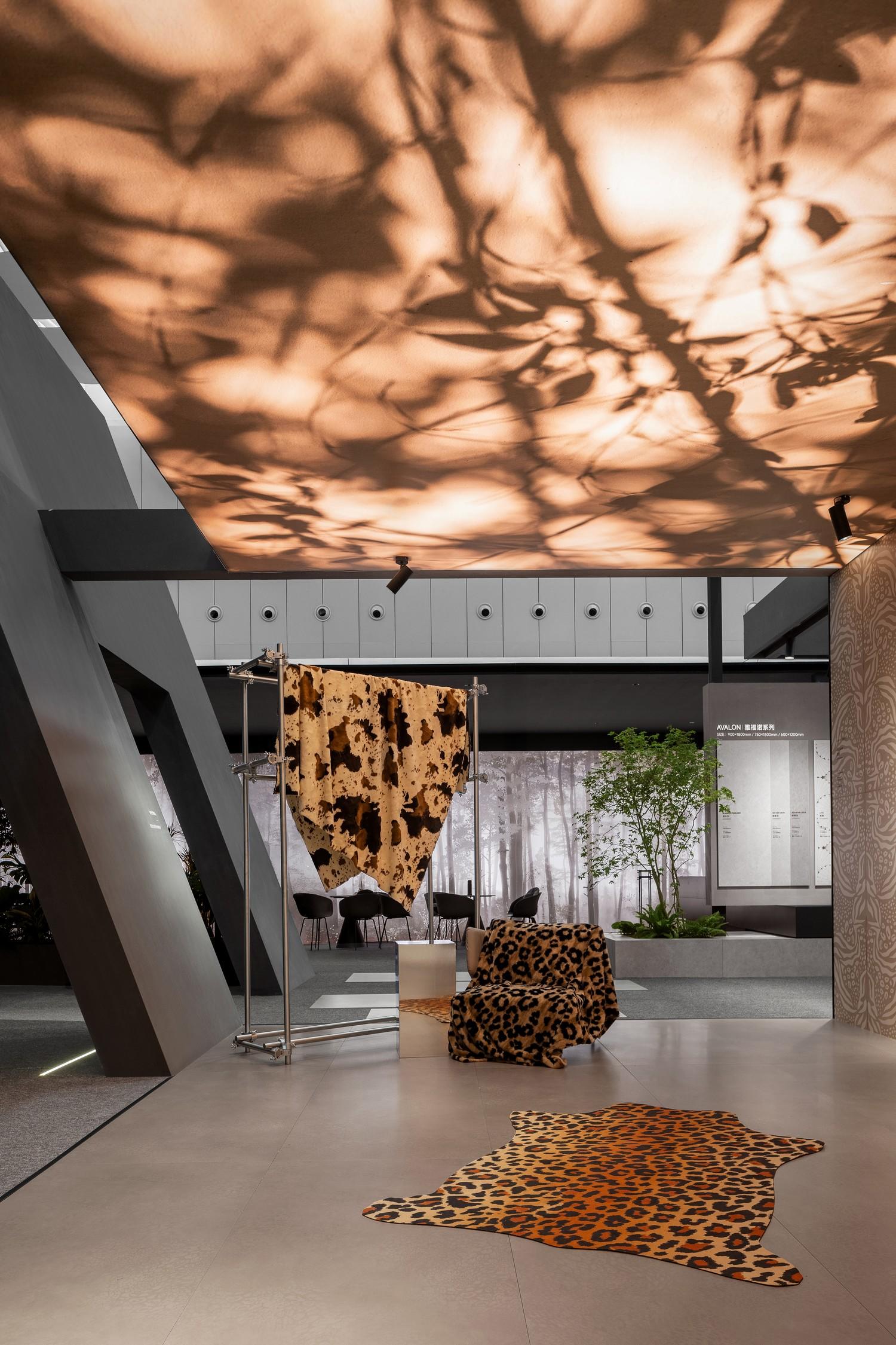 自然切片——东方意境与野性实验的共生 | 新锦成生态融创馆 / MOC DESIGN