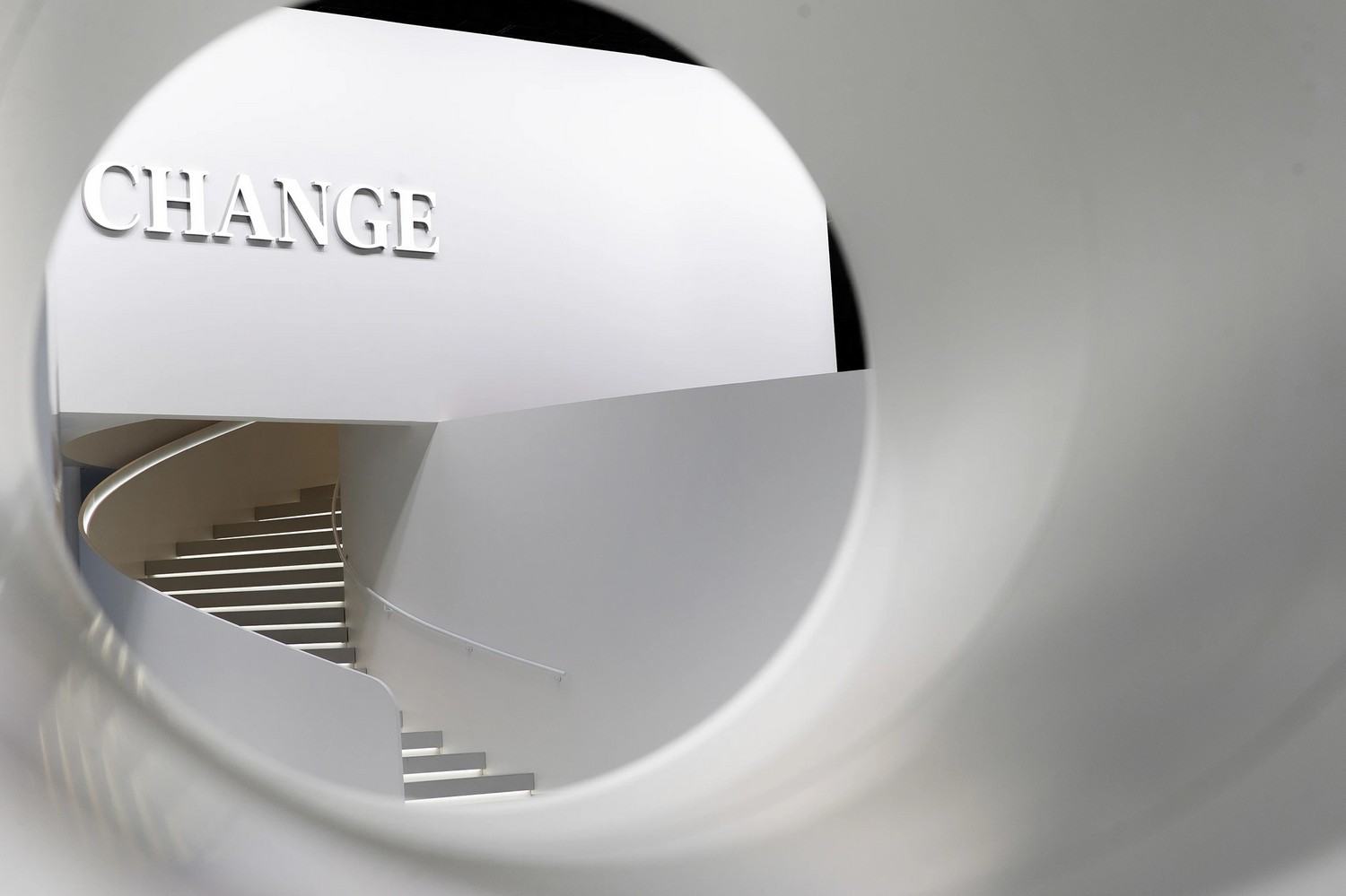 联影集团 - AI时代的未来医学影像展台 / E Studio 壹所设计工作室