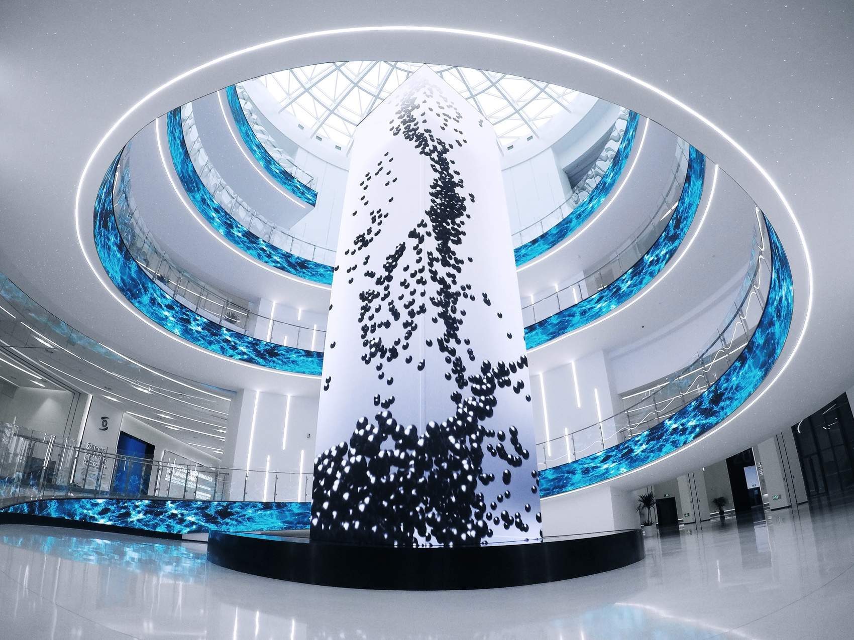 乌镇世界互联网科技馆中庭装置《和合共融》 / 某集体MOUJITI ART+TECH