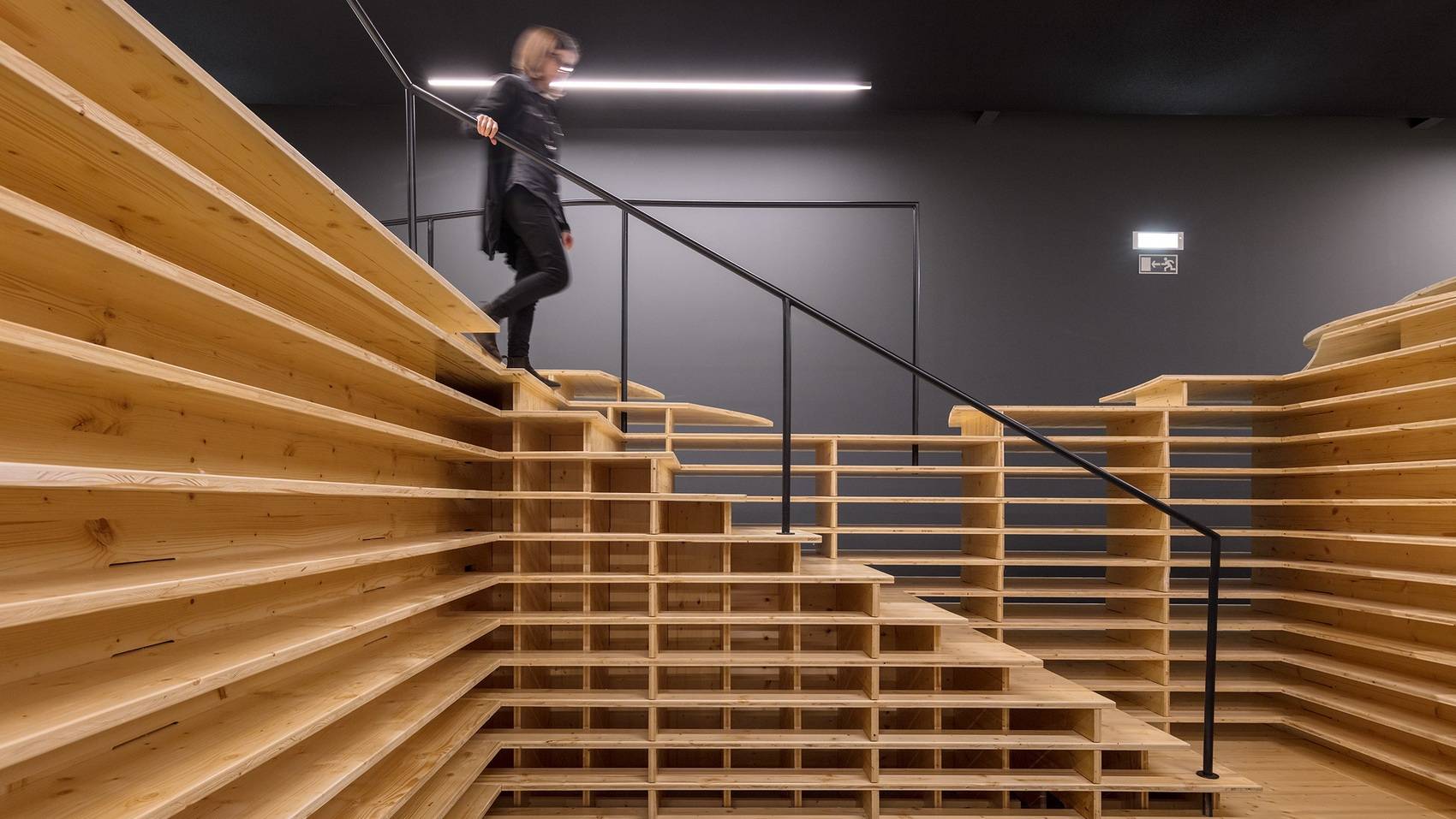 葡萄牙 莫拉巨石博物馆——以1:1实景模型作为展览结构​​ / P 06 studio