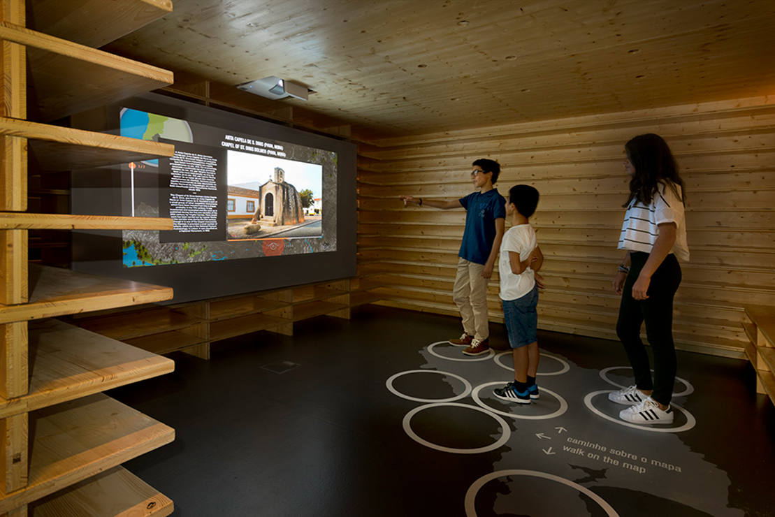 葡萄牙 莫拉巨石博物馆——以1:1实景模型作为展览结构​​ / P 06 studio