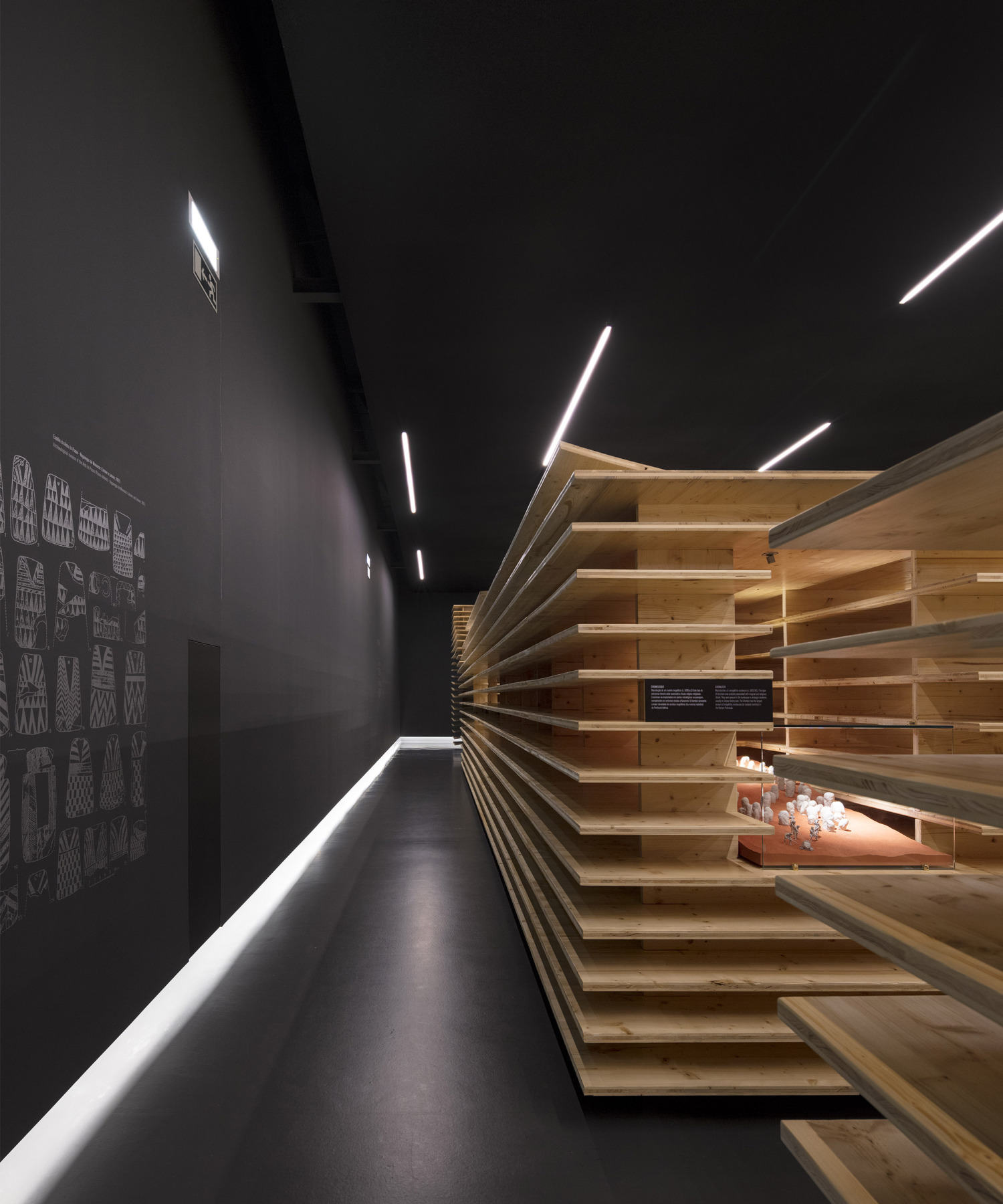 葡萄牙 莫拉巨石博物馆——以1:1实景模型作为展览结构​​ / P 06 studio