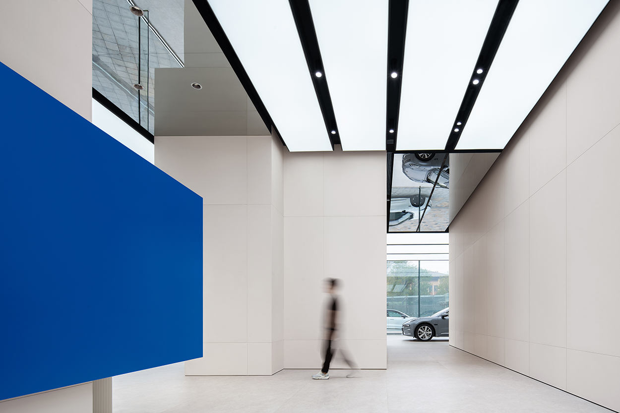 ZEEKR极氪中心·西安南湖金座店 - 在现代空间中体现古城魅力 / MOC DESIGN