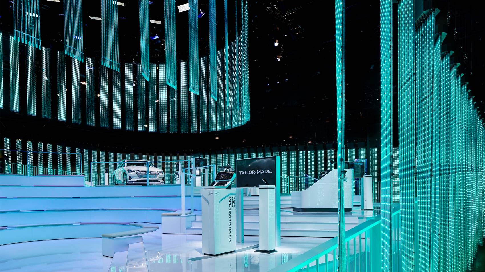 ▲展台灯光变化 / Changes In Booth Lighting ©Mutabor