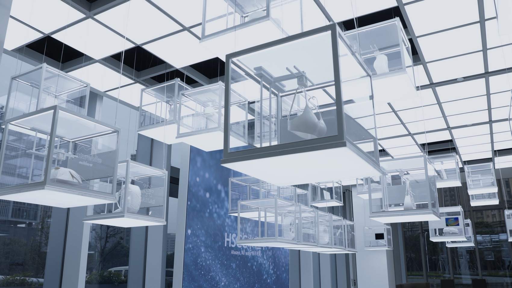 福州，恒申集团「大隐于市」体验中心：32组升降盒子解构化工产业隐形脉络 / VAVESTUDIO