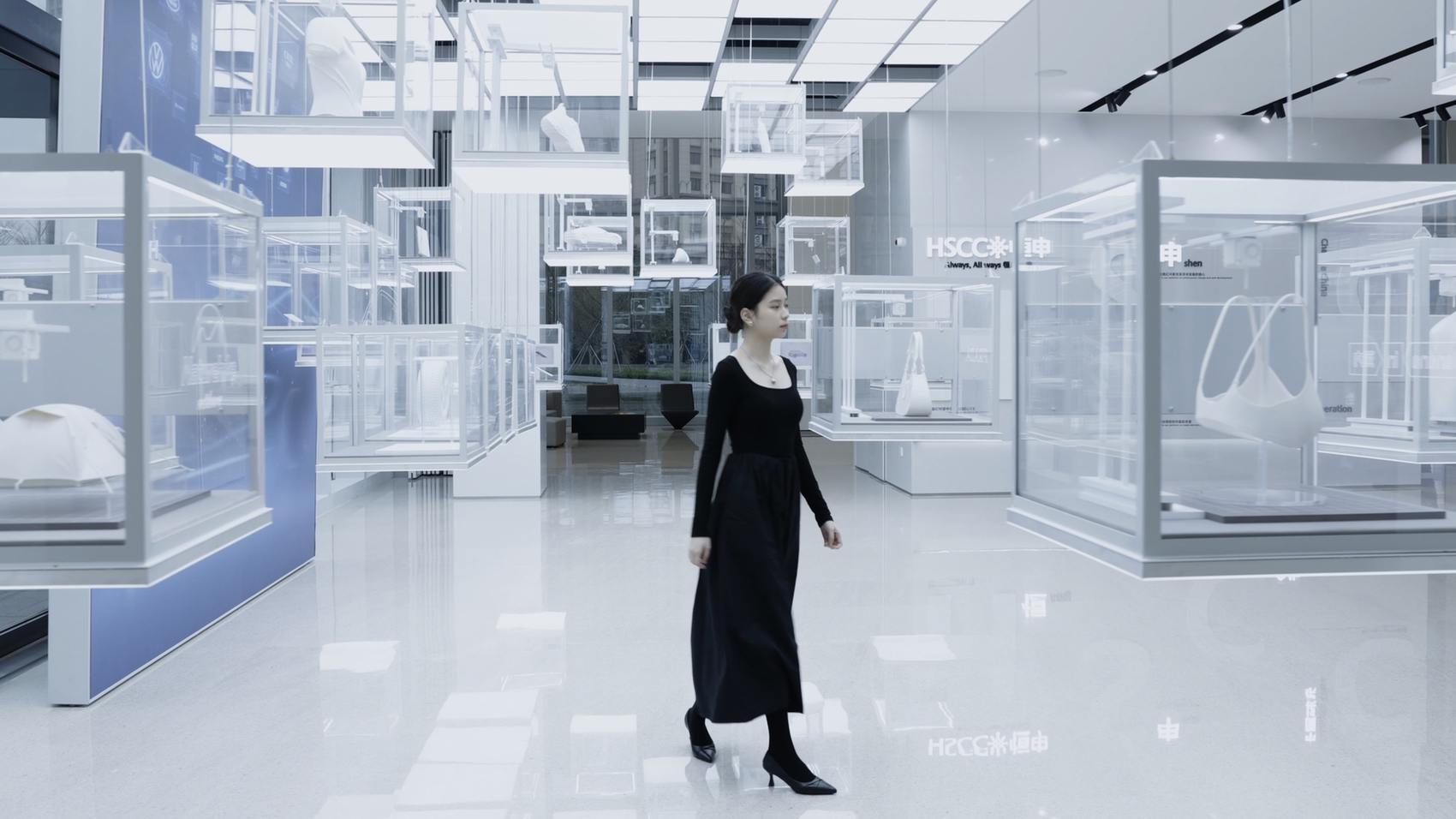 福州，恒申集团「大隐于市」体验中心：32组升降盒子解构化工产业隐形脉络 / VAVESTUDIO