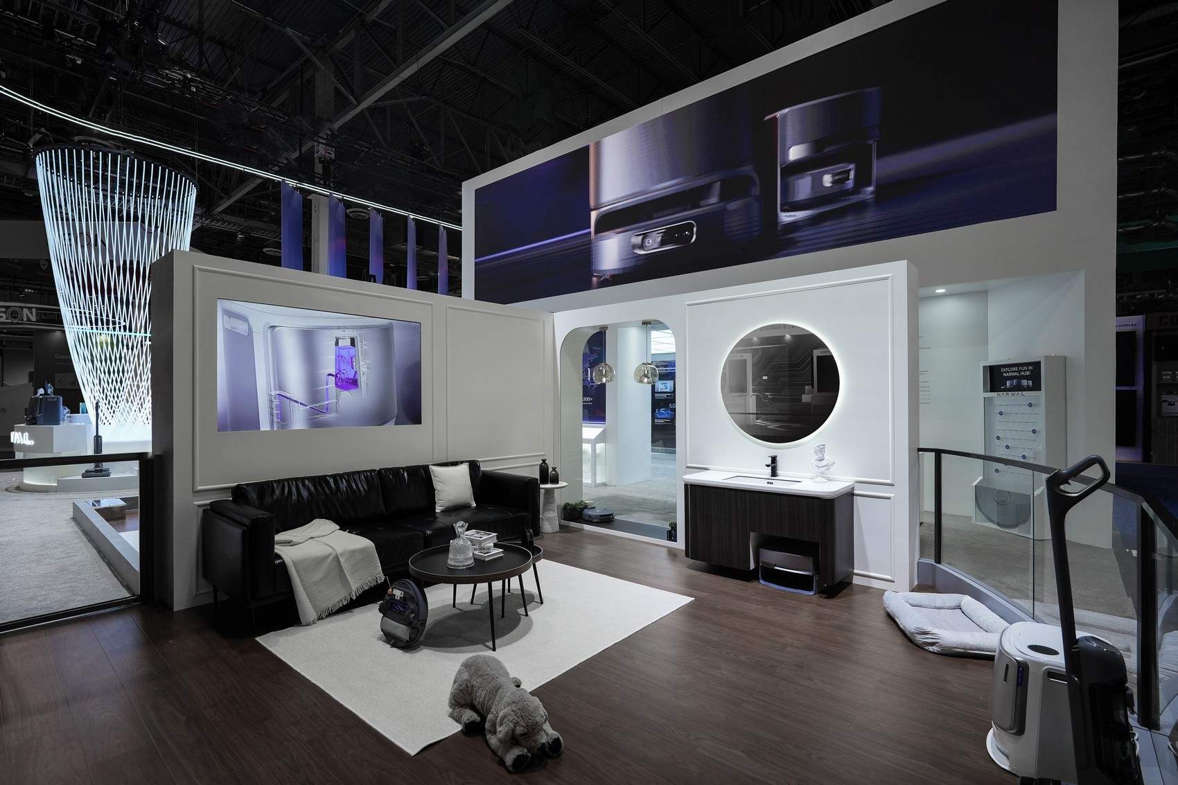 拉斯维加斯CES2025 NARWAL云鲸展台 / FORMS方世