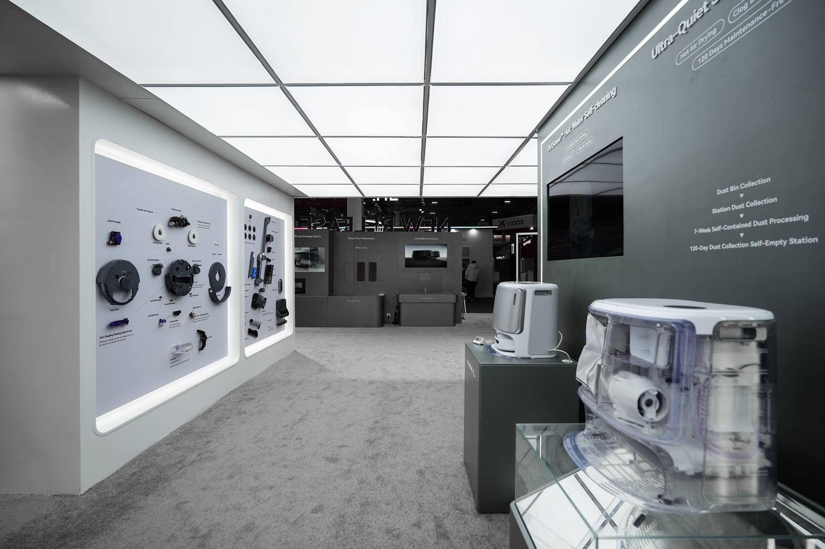 拉斯维加斯CES2025 NARWAL云鲸展台 / FORMS方世