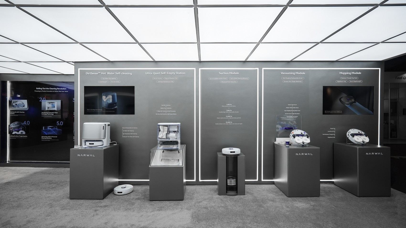 拉斯维加斯CES2025 NARWAL云鲸展台 / FORMS方世