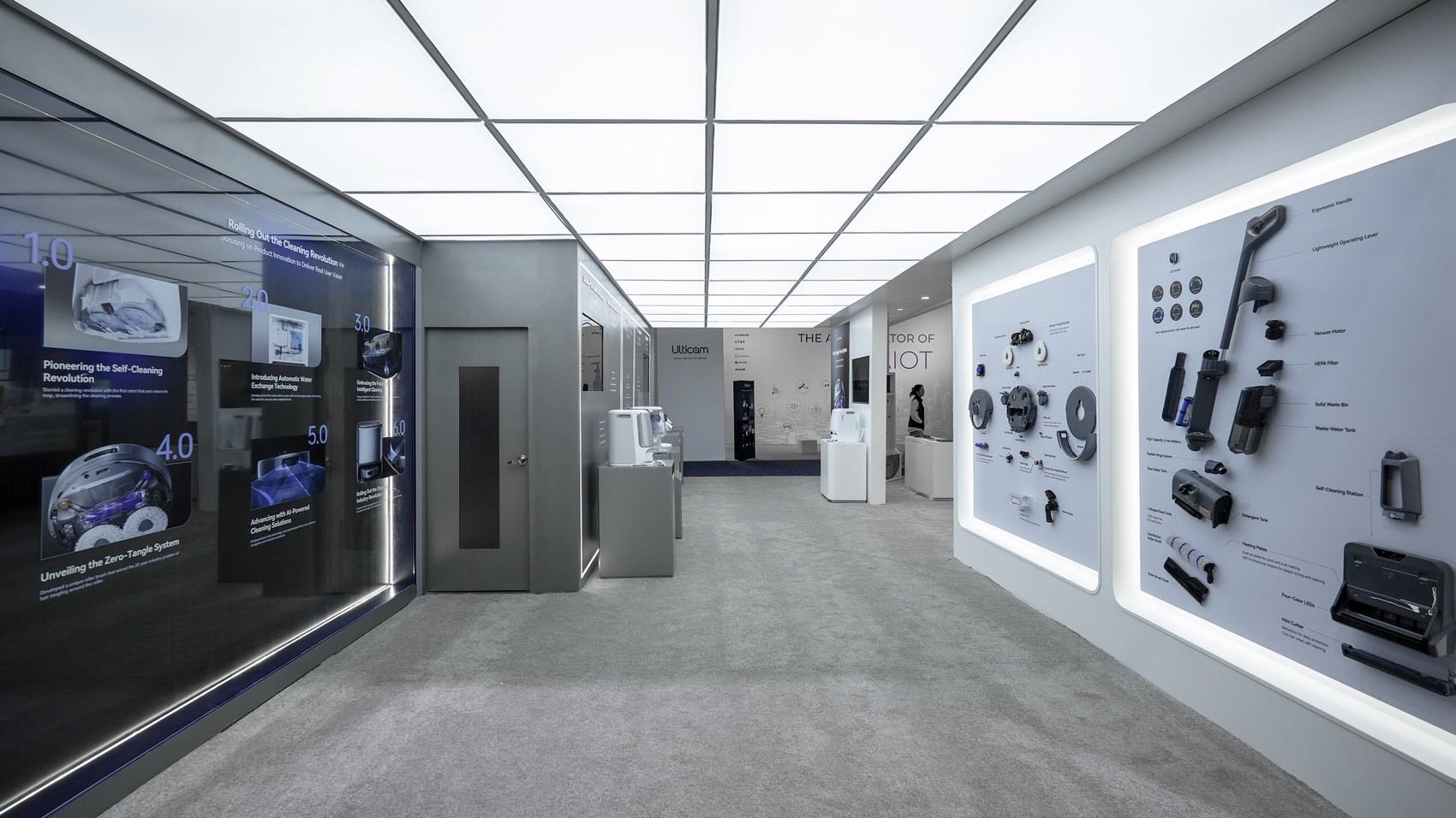 拉斯维加斯CES2025 NARWAL云鲸展台 / FORMS方世