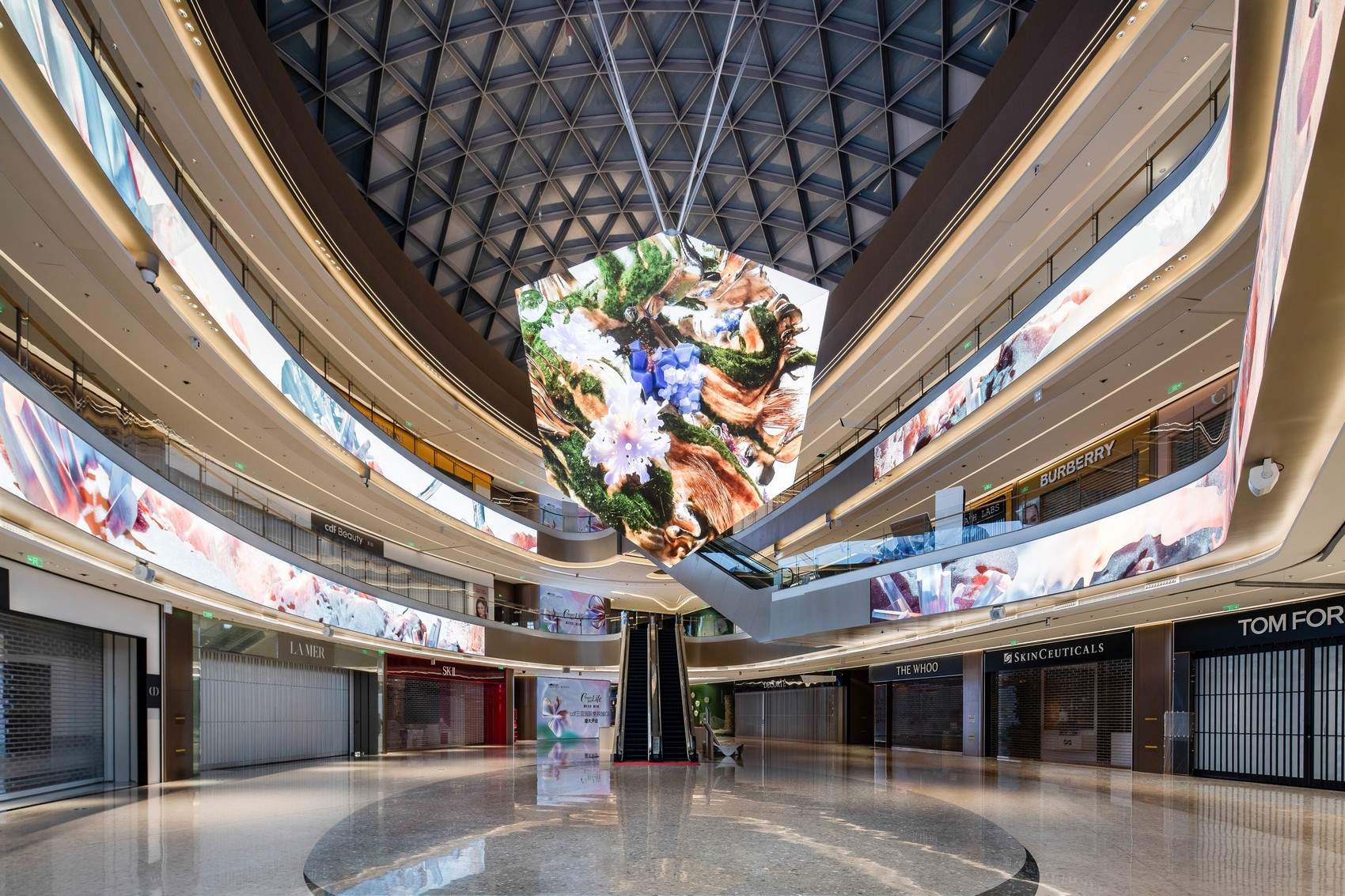 生命花园·芬芳季风 - cdf三亚国际免税城裸眼3D交互影像 / 某集体MOUJITI ART+TECH