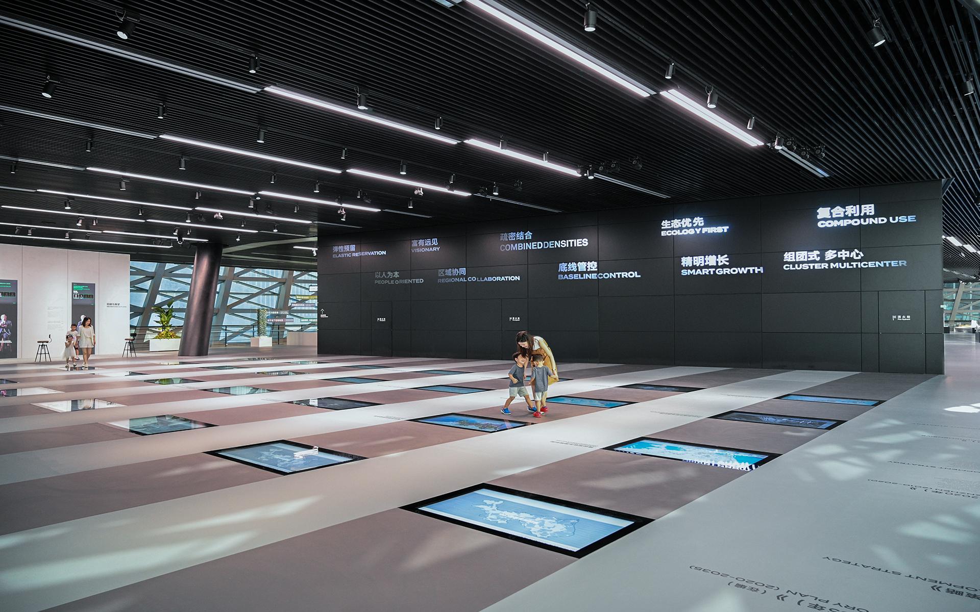 ATELIER BRÜCKNER × 四大极具影响力作品｜叙事与空间设计的极致融合