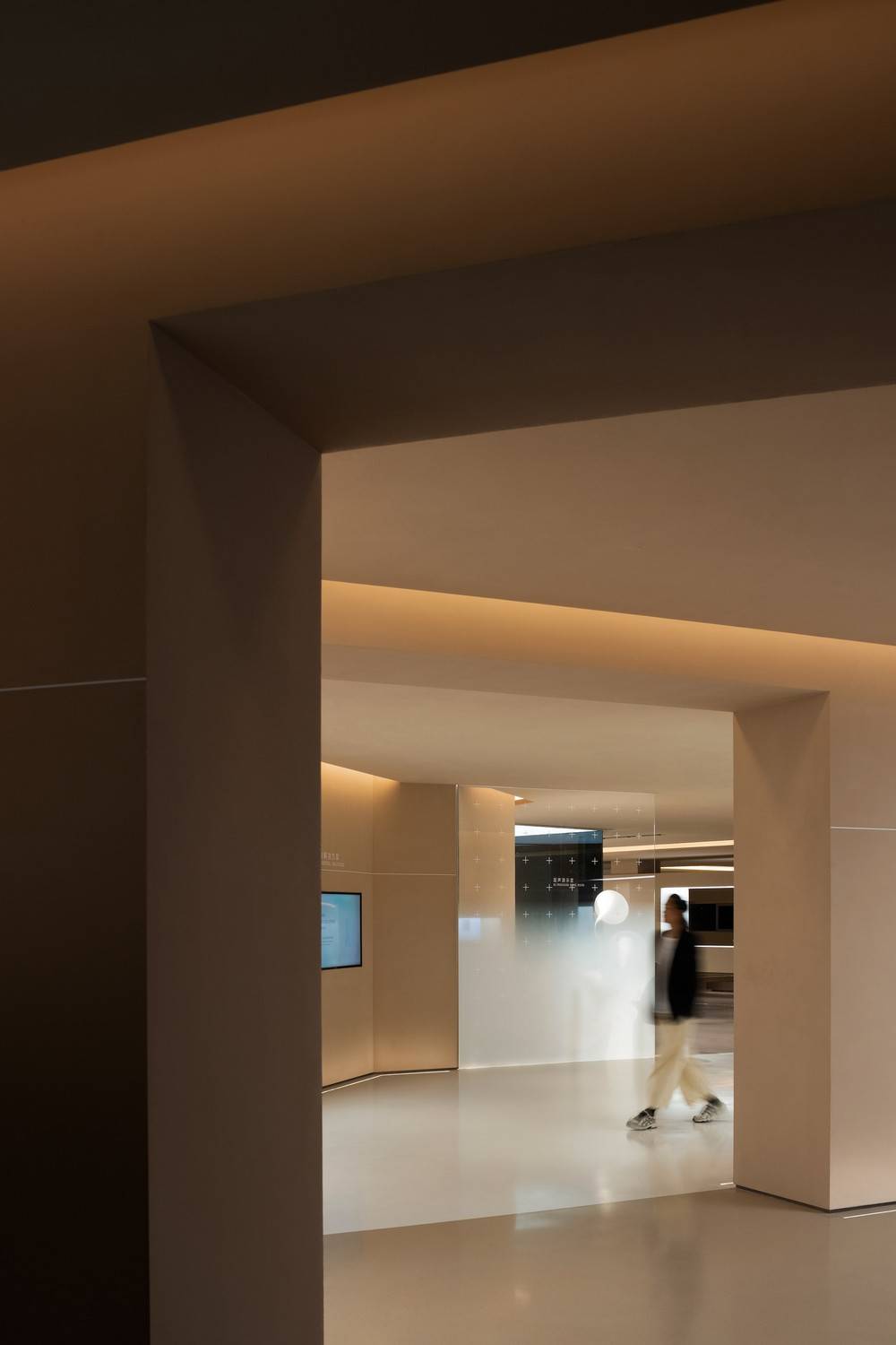 一座工业设计的美术馆 - 鱼跃集团展厅 / VAVE STUDIO