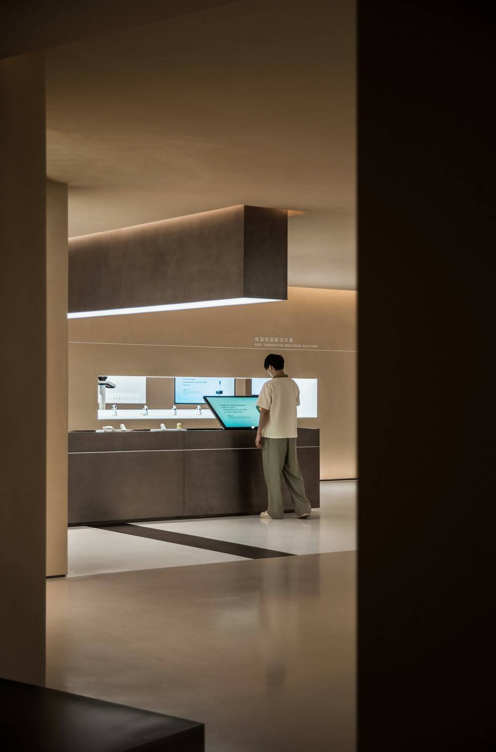 一座工业设计的美术馆 - 鱼跃集团展厅 / VAVE STUDIO