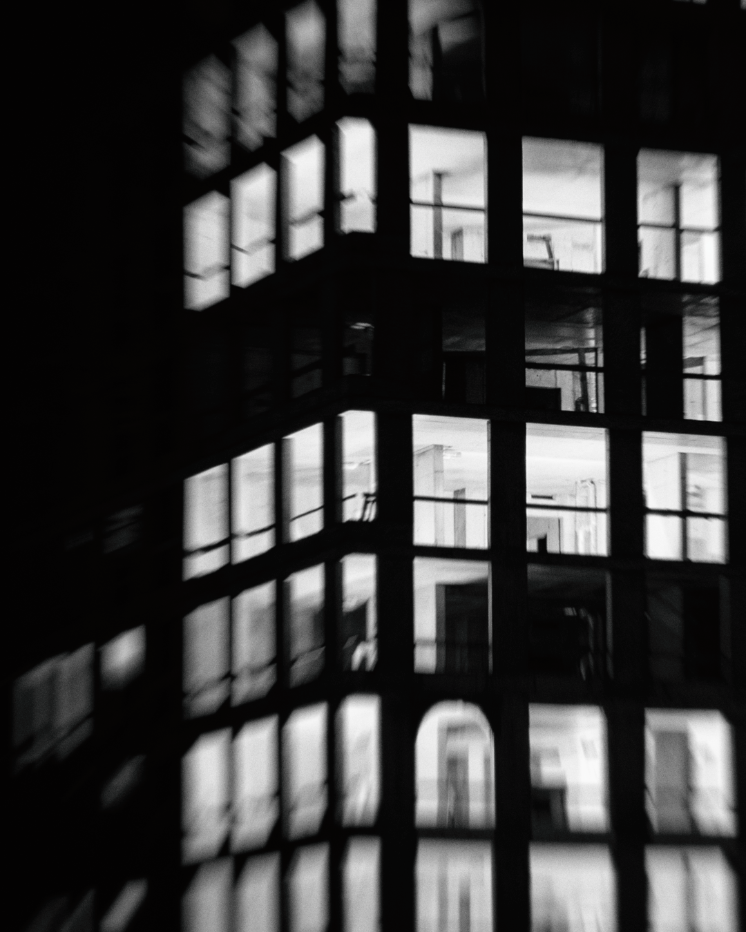 俄罗斯Zifergauz画廊,《Spectrum光谱》数字艺术个展 / Radugadesign