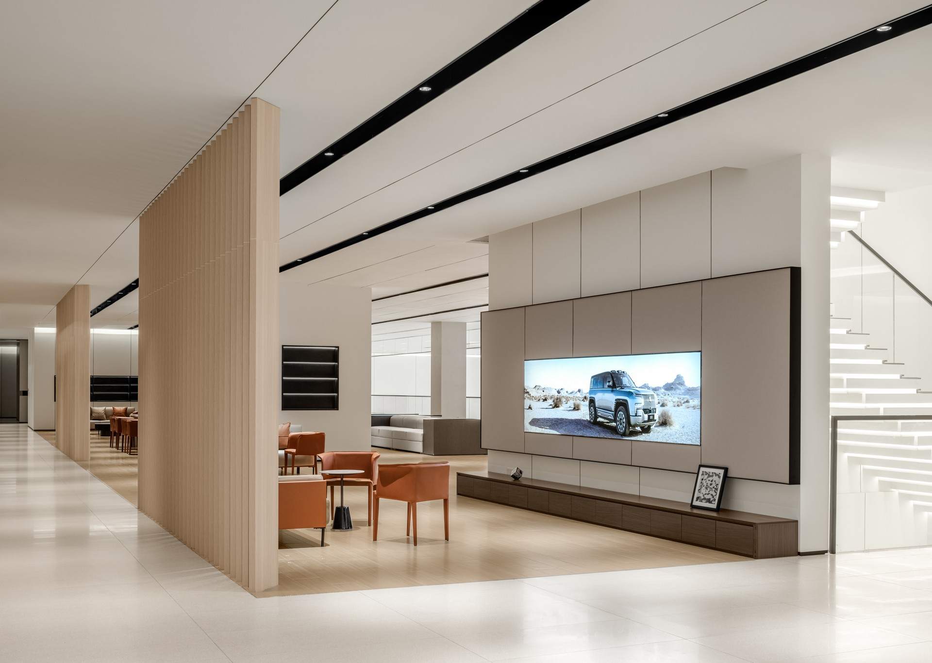 长沙比亚迪仰望汽车超级旗舰中心店 / FORMS方世