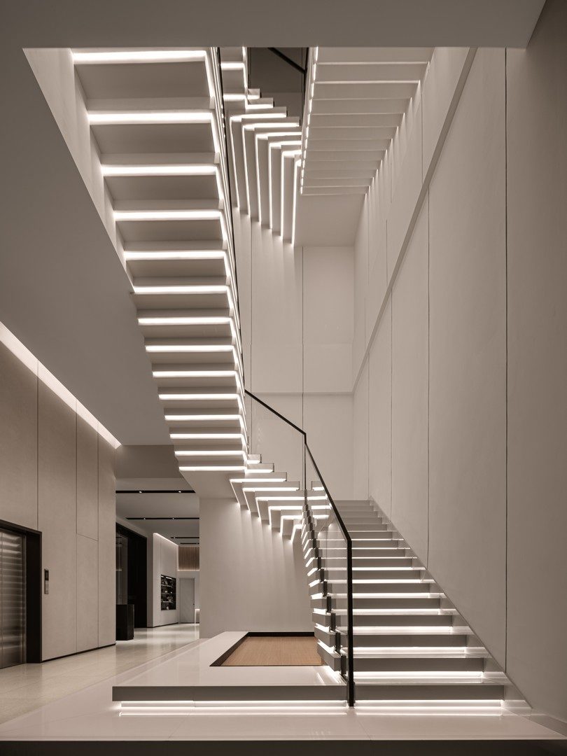 长沙比亚迪仰望汽车超级旗舰中心店 / FORMS方世