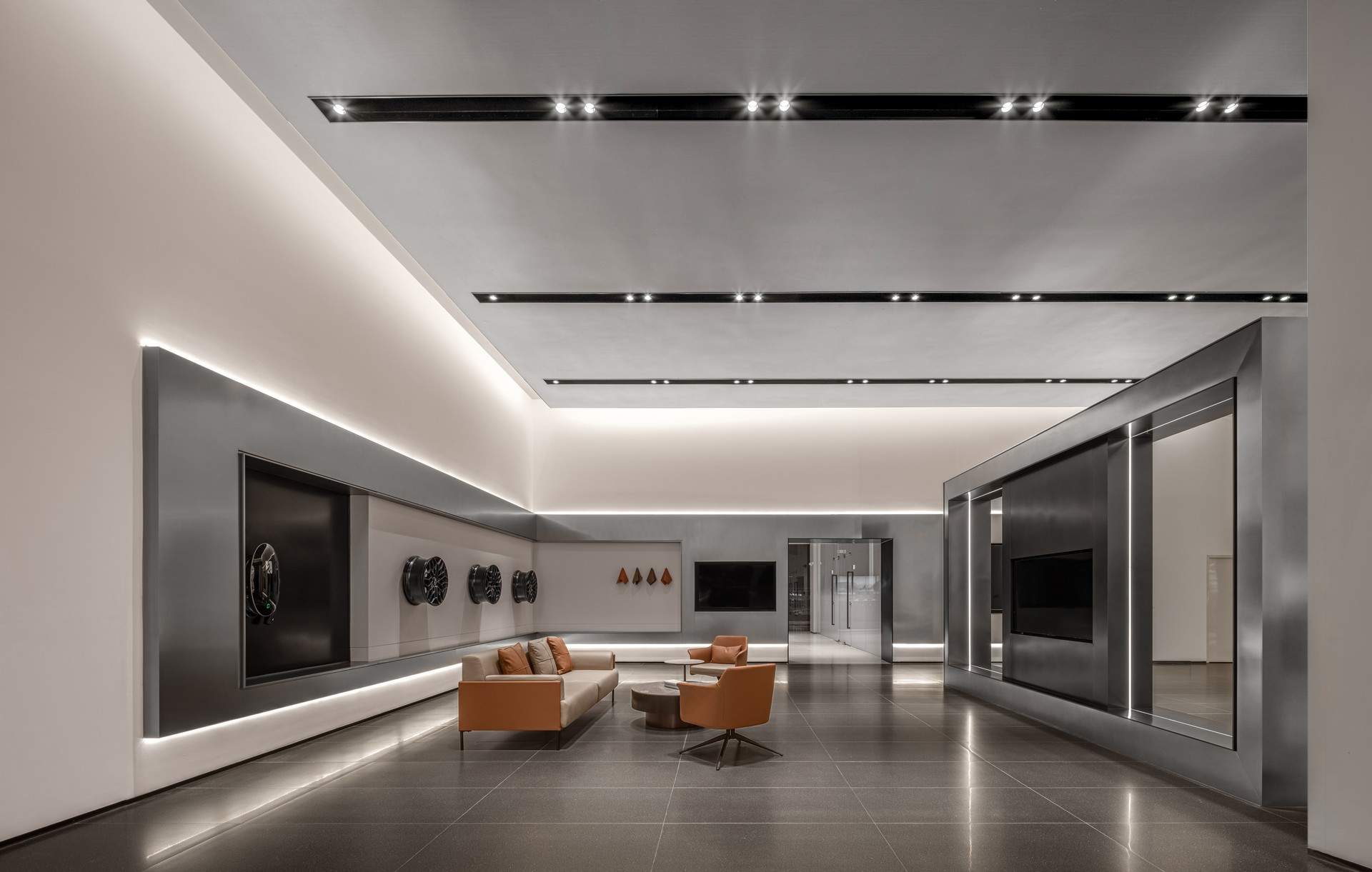 长沙比亚迪仰望汽车超级旗舰中心店 / FORMS方世