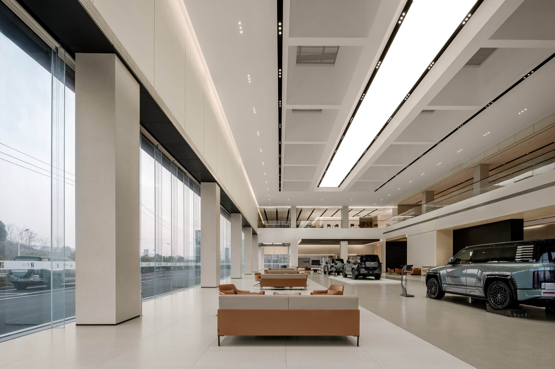 长沙比亚迪仰望汽车超级旗舰中心店 / FORMS方世